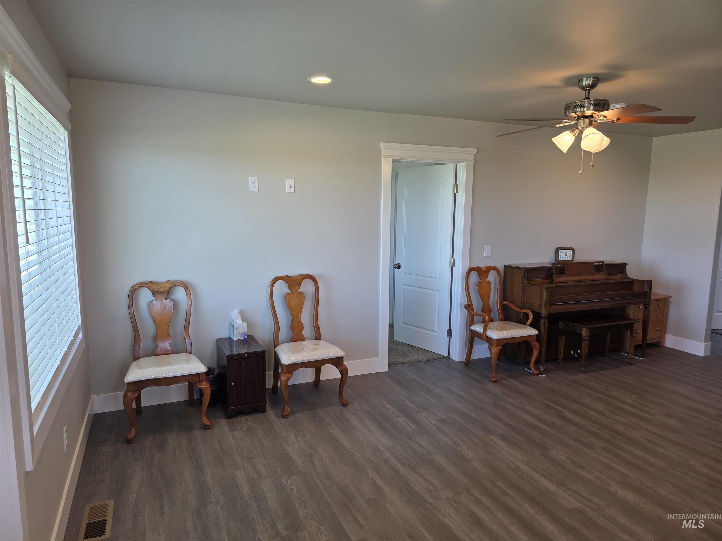 2843 E 3500 N., Twin Falls, Idaho 83301, 4 Bedrooms, 2 Bathrooms, Residential For Sale, Price $575,000, 98986026
