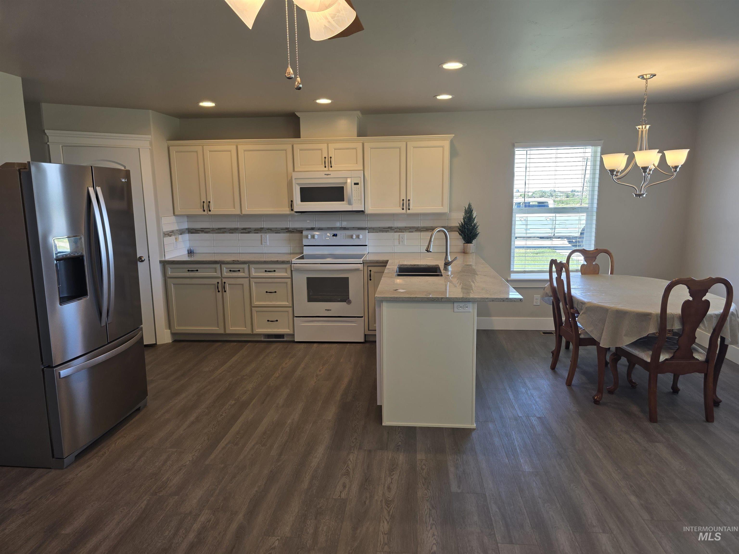 2843 E 3500 N., Twin Falls, Idaho 83301, 4 Bedrooms, 2 Bathrooms, Residential For Sale, Price $575,000, 98986026