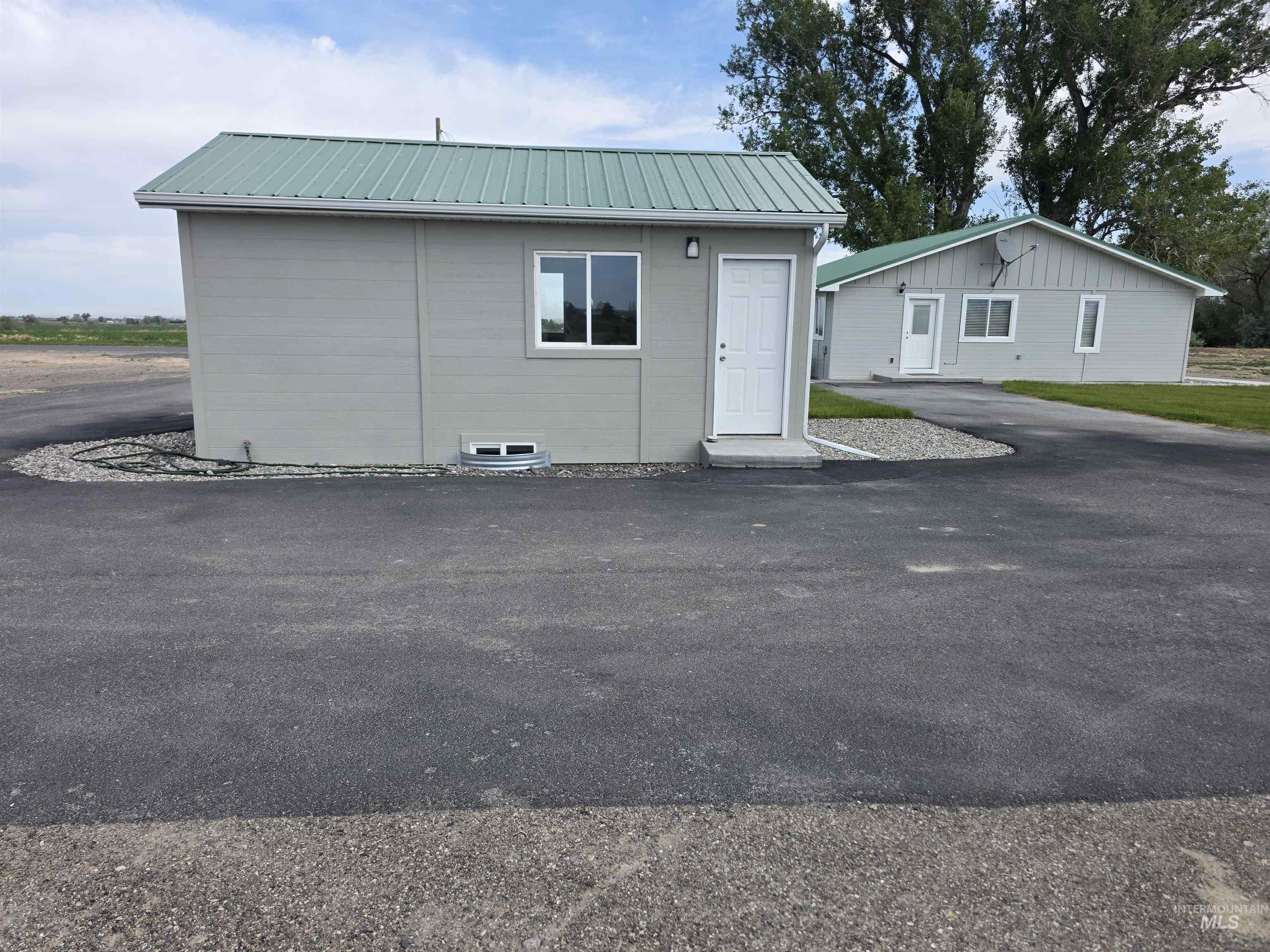 2843 E 3500 N., Twin Falls, Idaho 83301, 4 Bedrooms, 2 Bathrooms, Residential For Sale, Price $590,000, 98986026