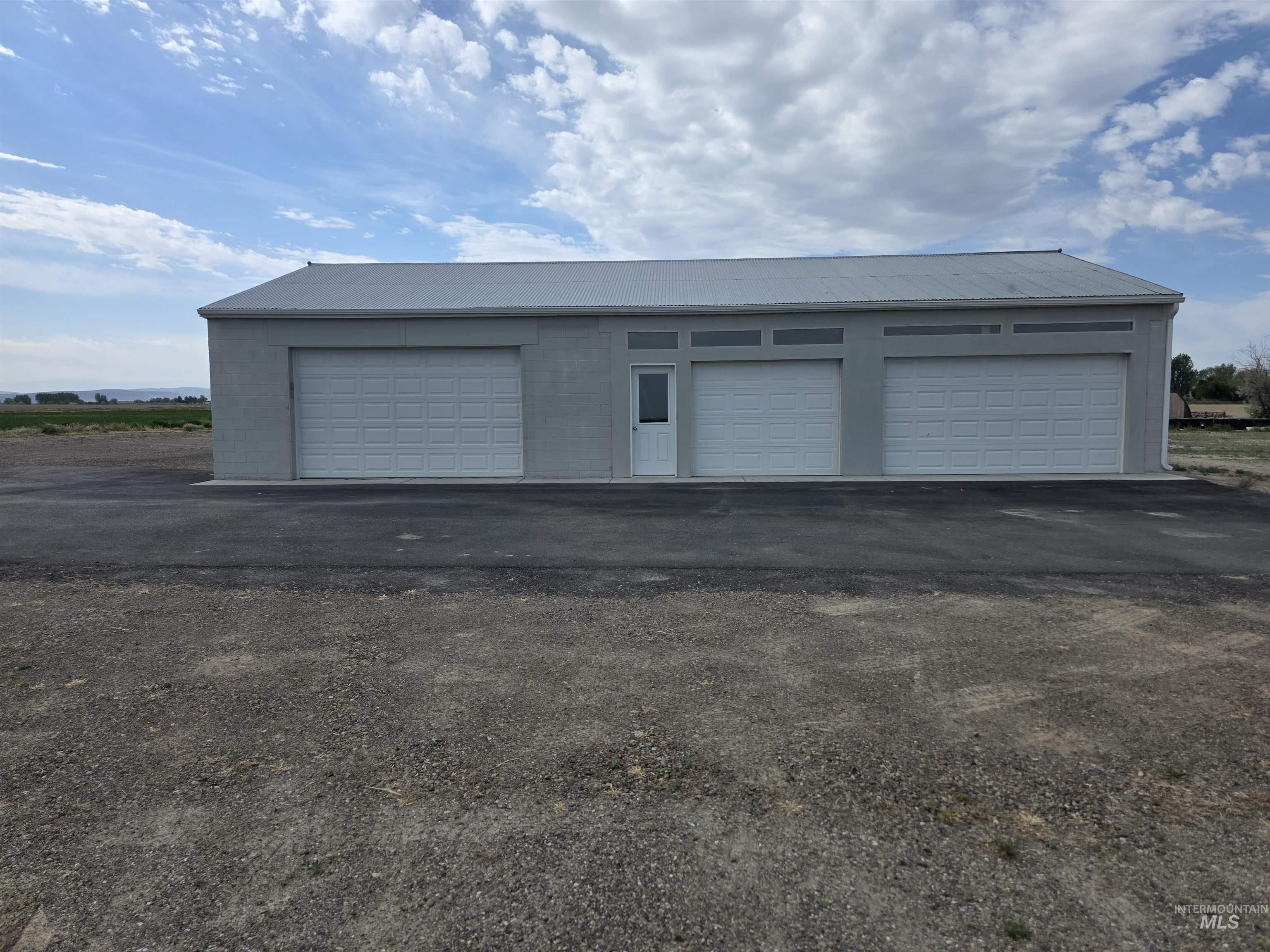 2843 E 3500 N., Twin Falls, Idaho 83301, 4 Bedrooms, 2 Bathrooms, Residential For Sale, Price $590,000, 98986026