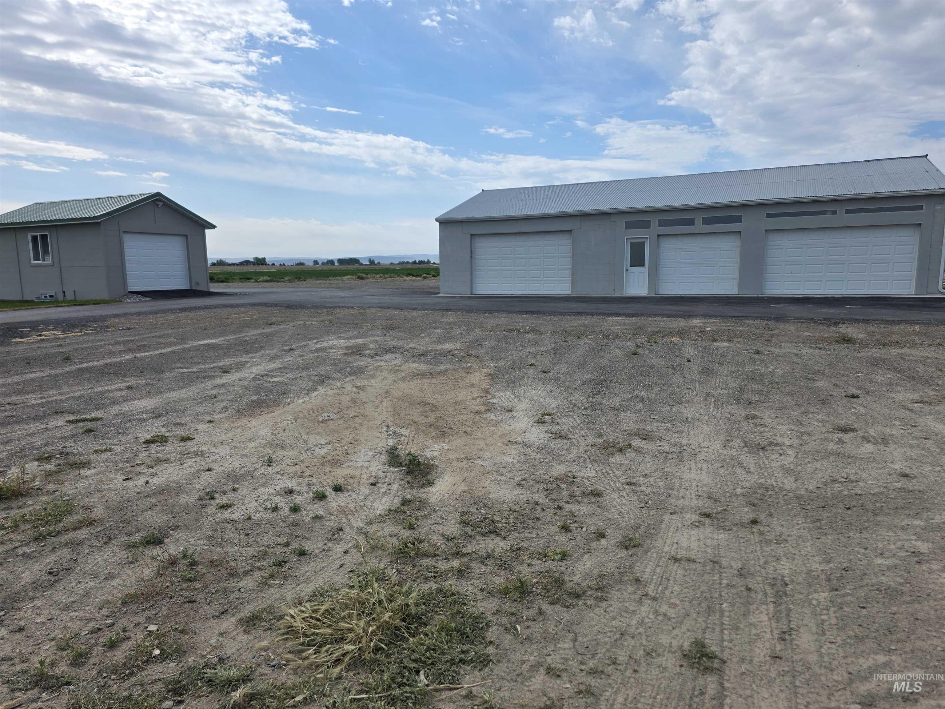 2843 E 3500 N., Twin Falls, Idaho 83301, 4 Bedrooms, 2 Bathrooms, Residential For Sale, Price $590,000, 98986026