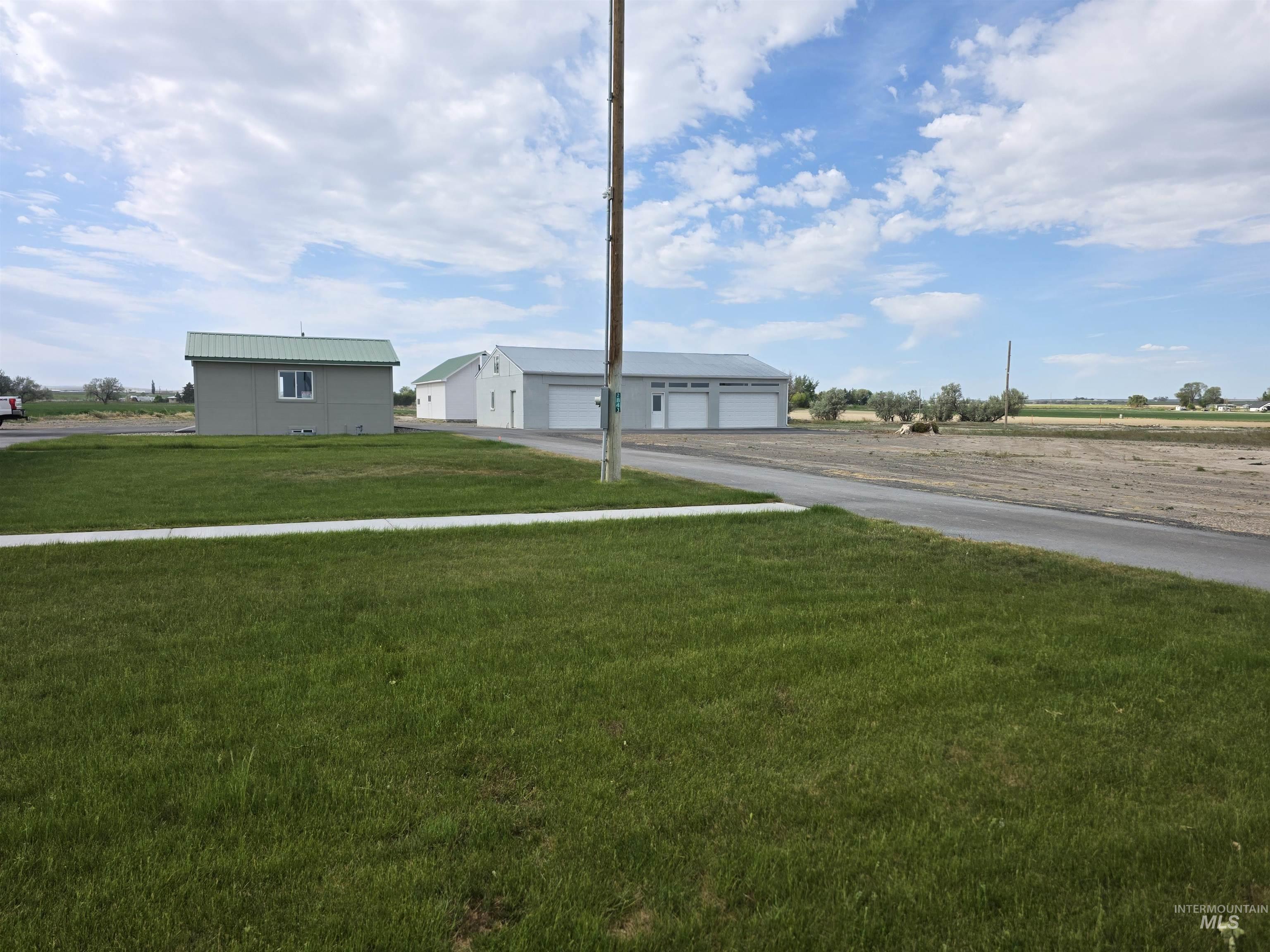 2843 E 3500 N., Twin Falls, Idaho 83301, 4 Bedrooms, 2 Bathrooms, Residential For Sale, Price $590,000, 98986026