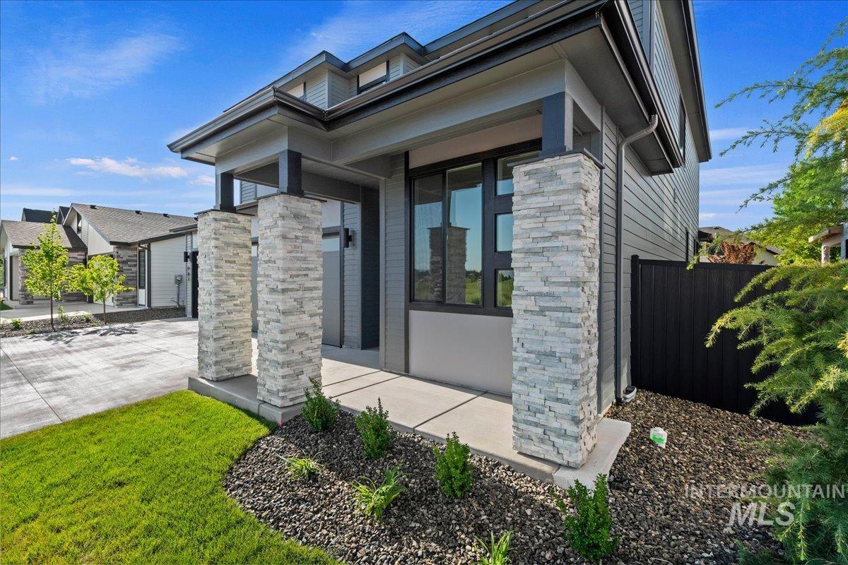 985 W Malbar St., Meridian, Idaho 83646, 4 Bedrooms, 3 Bathrooms, Residential For Sale, Price $774,900, 98986027