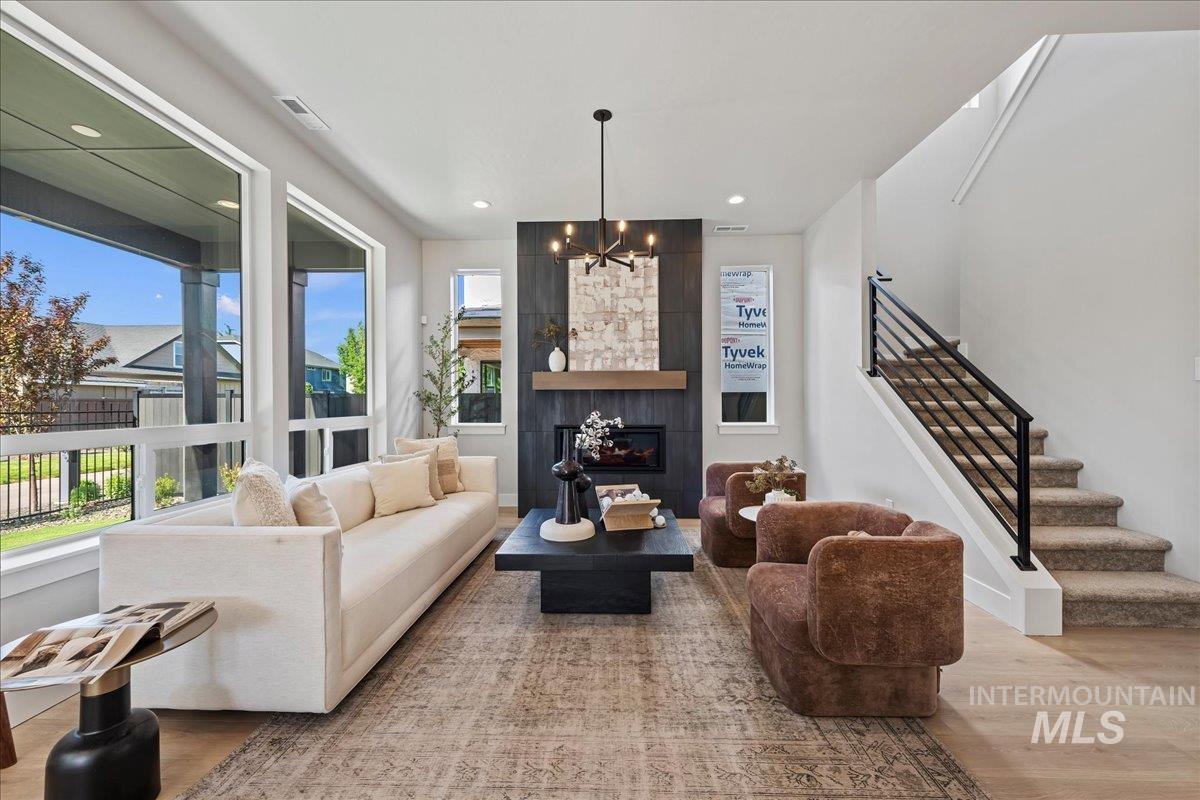 985 W Malbar St., Meridian, Idaho 83646, 4 Bedrooms, 3 Bathrooms, Residential For Sale, Price $774,900, 98986027