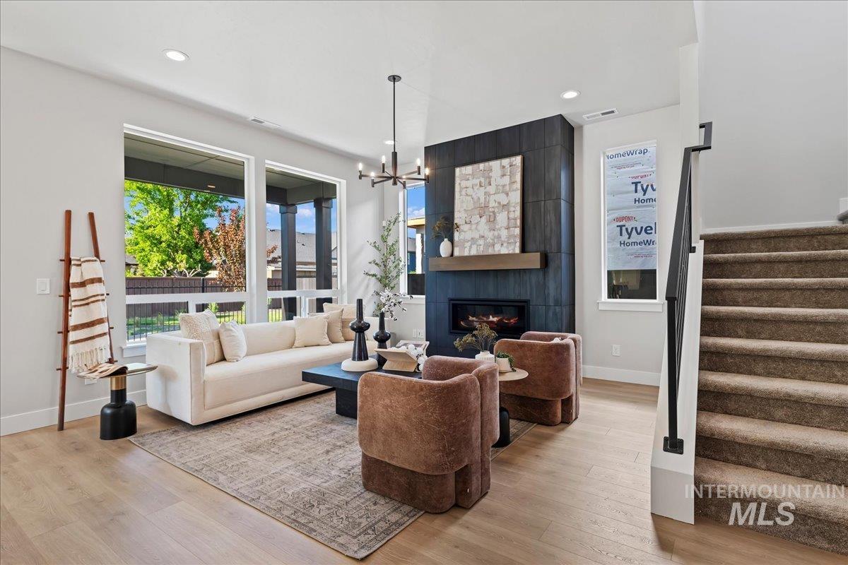 985 W Malbar St., Meridian, Idaho 83646, 4 Bedrooms, 3 Bathrooms, Residential For Sale, Price $774,900, 98986027