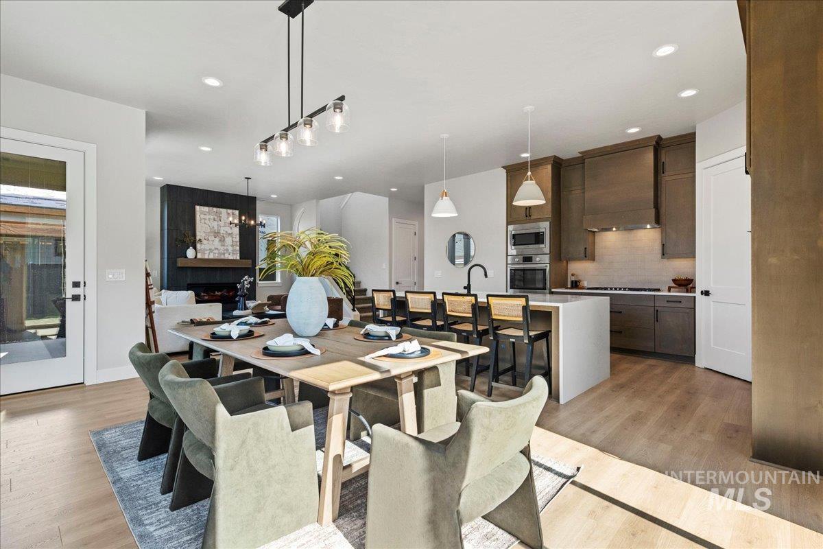 985 W Malbar St., Meridian, Idaho 83646, 4 Bedrooms, 3 Bathrooms, Residential For Sale, Price $774,900, 98986027