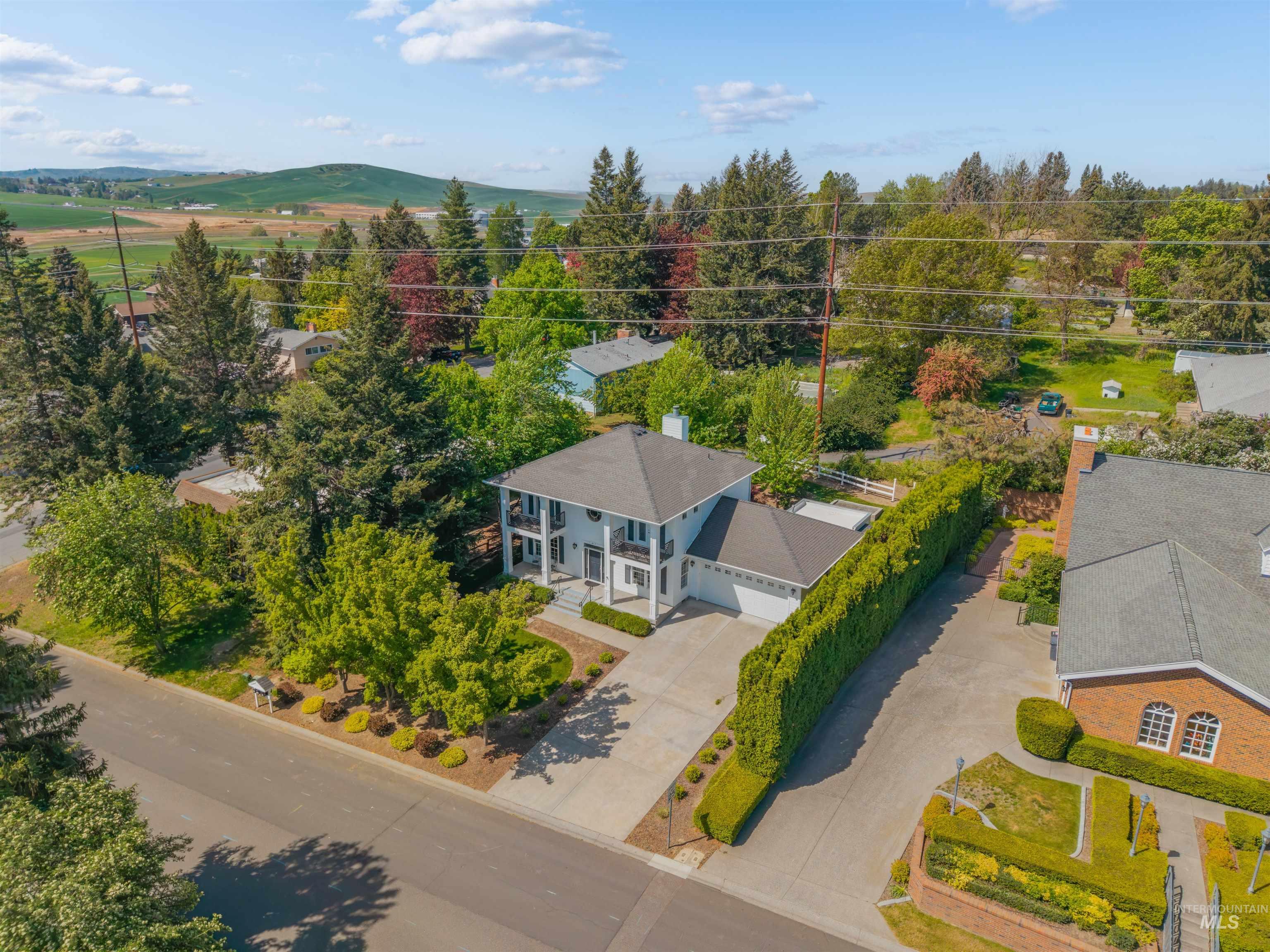 1617 Pine Cone Rd, Moscow, Idaho 83843, 3 Bedrooms, 3 Bathrooms, Residential For Sale, Price $697,000, 98986035