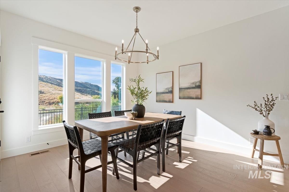2161 E Sweet Pearl St, Kuna, Idaho 83634, 3 Bedrooms, 2 Bathrooms, Residential For Sale, Price $574,880, 98986037