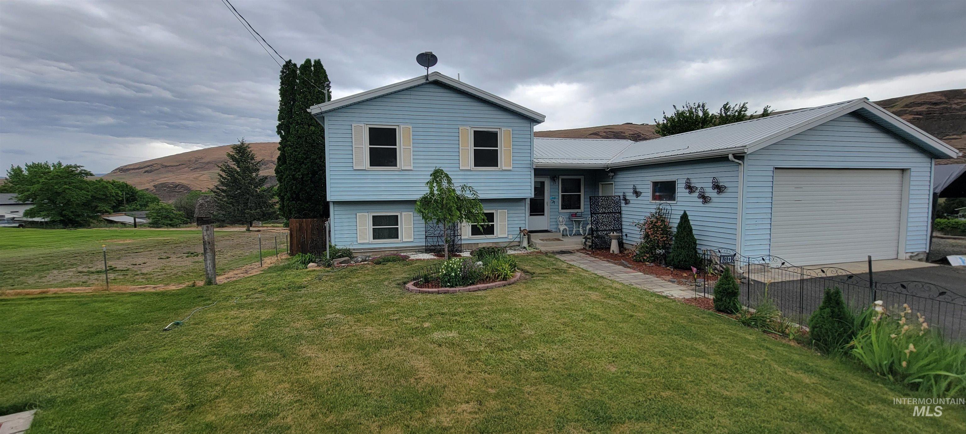 1303 4th st, Asotin, Washington 99402, 4 Bedrooms, 2 Bathrooms, Residential For Sale, Price $458,000, 98986040