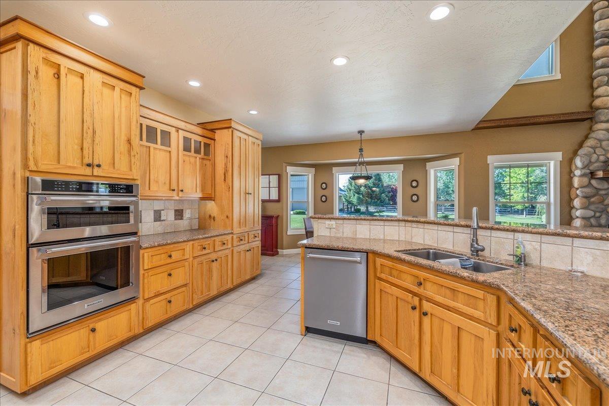 15344 Cupid Dr, Caldwell, Idaho 83607, 5 Bedrooms, 4 Bathrooms, Residential For Sale, Price $1,250,000, 98986041