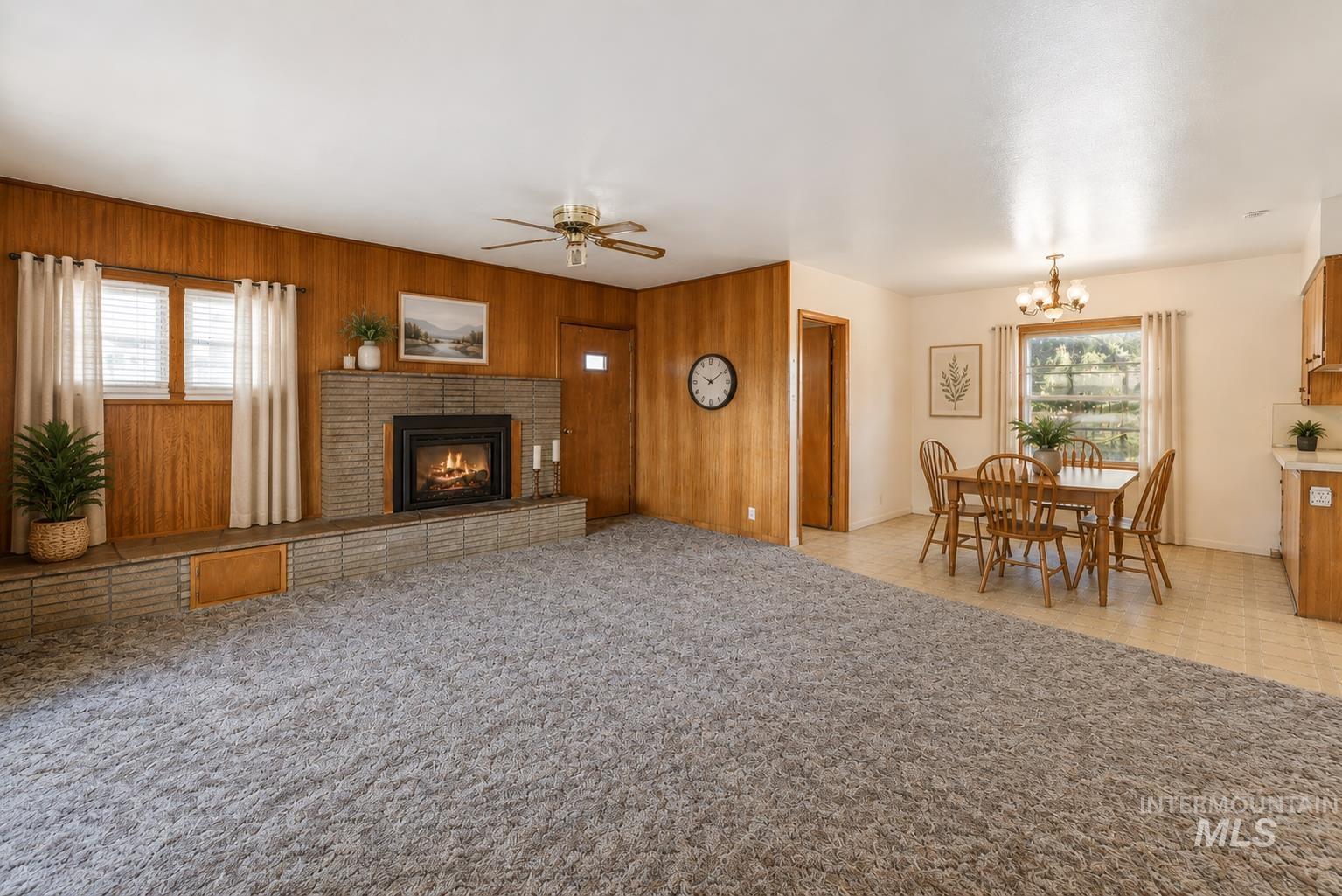 334 12th Ave W, Gooding, Idaho 83330, 2 Bedrooms, 1.5 Bathrooms, Residential For Sale, Price $265,000, 98986042