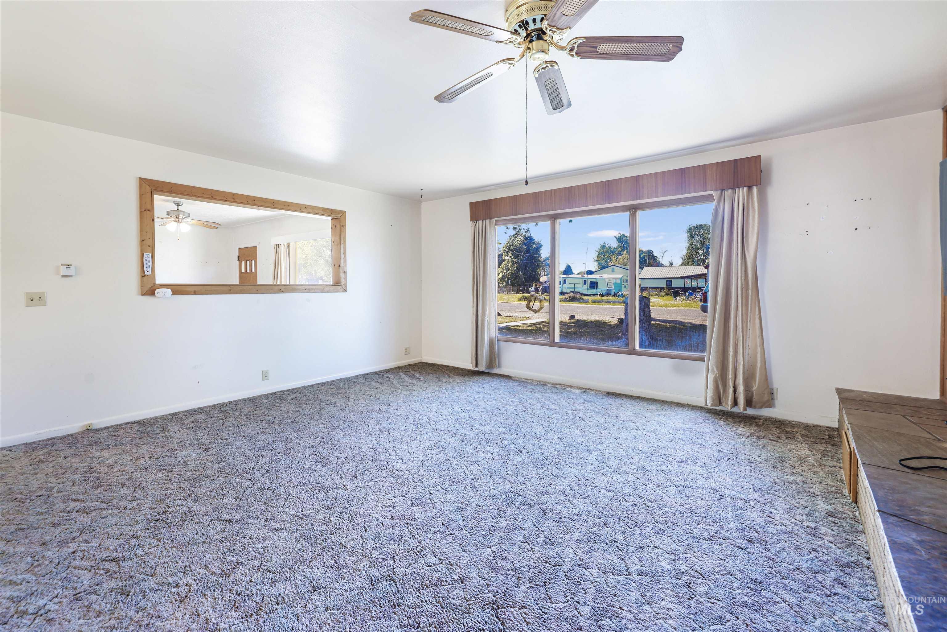 334 12th Ave W, Gooding, Idaho 83330, 2 Bedrooms, 1.5 Bathrooms, Residential For Sale, Price $265,000, 98986042
