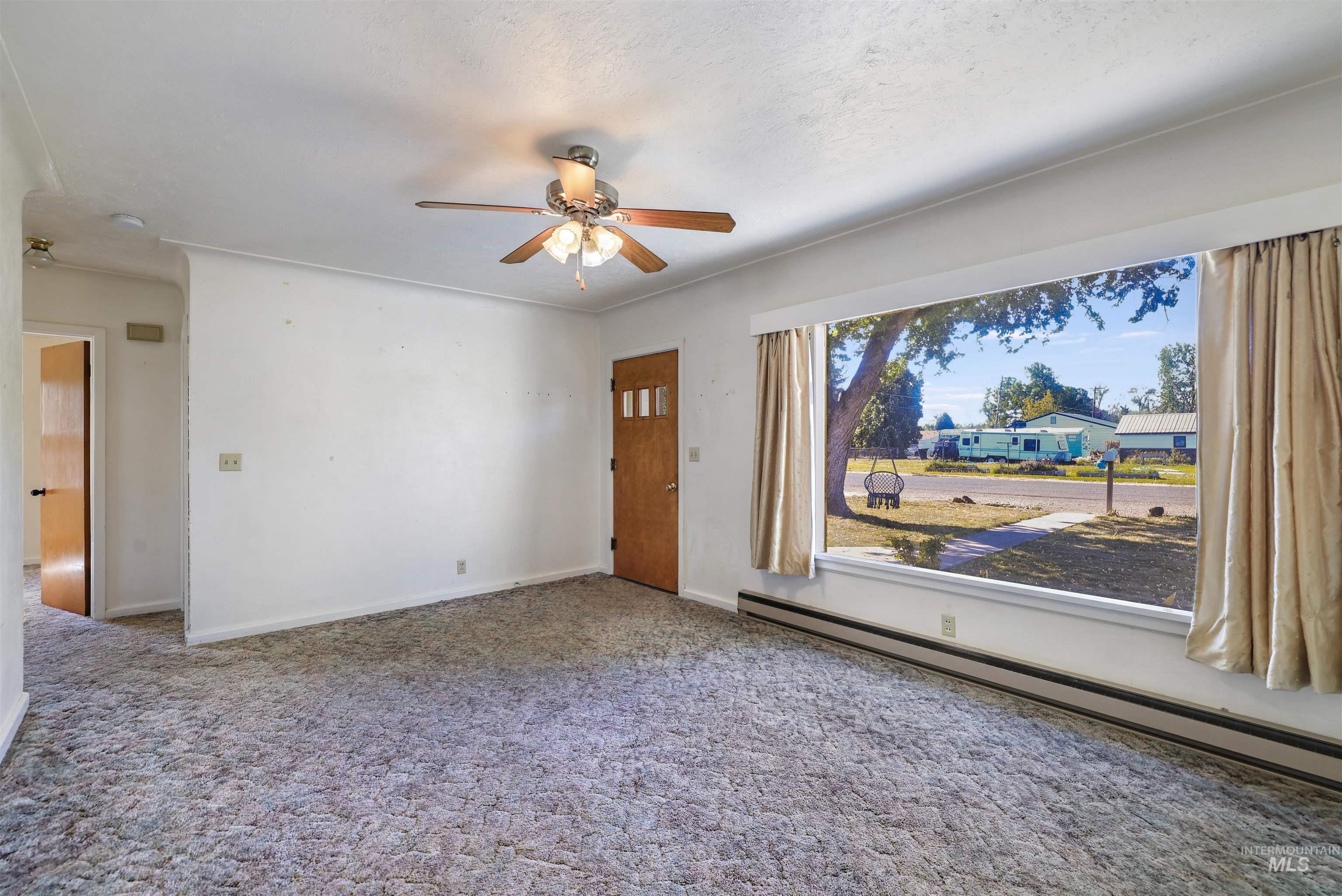 334 12th Ave W, Gooding, Idaho 83330, 2 Bedrooms, 1.5 Bathrooms, Residential For Sale, Price $265,000, 98986042
