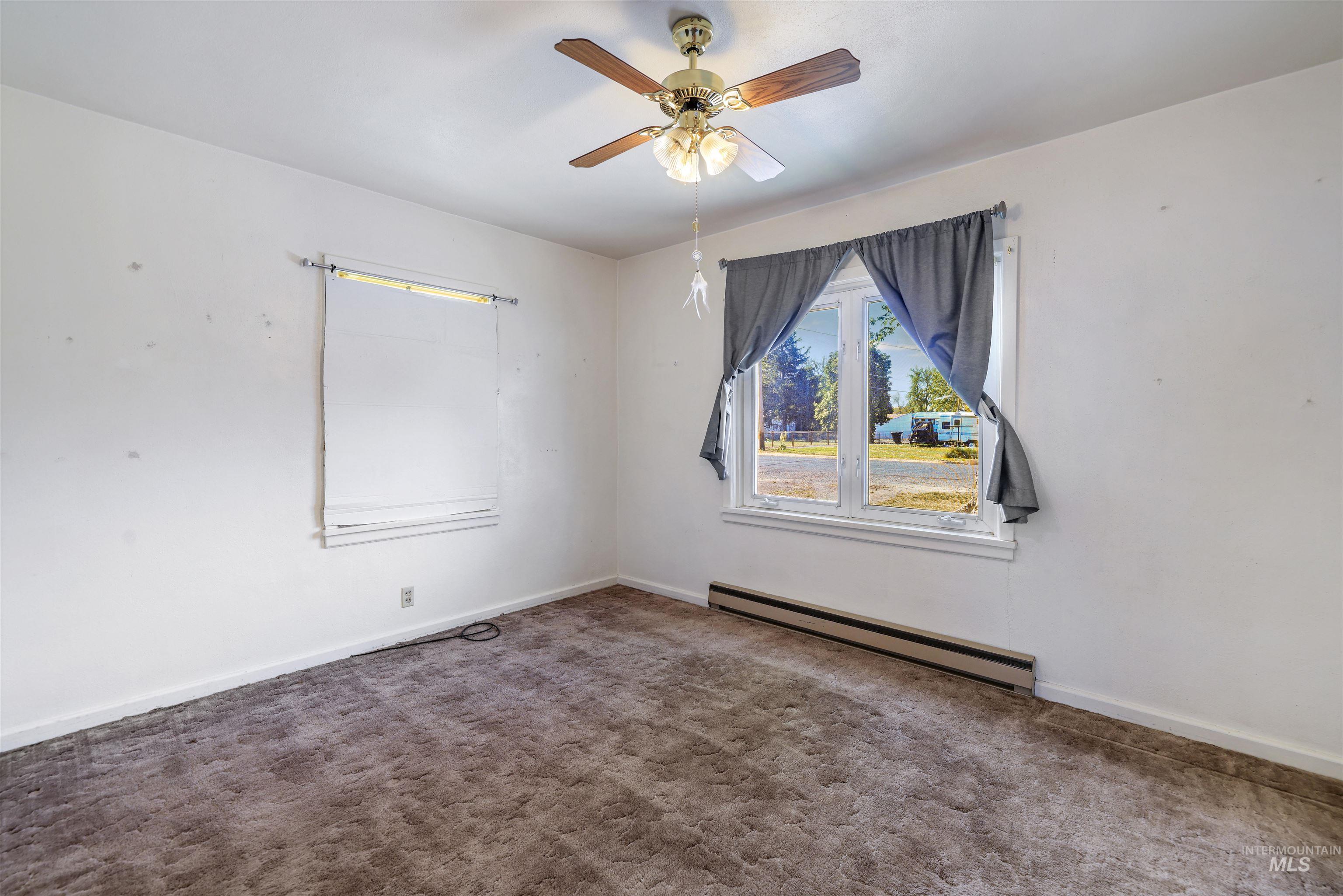 334 12th Ave W, Gooding, Idaho 83330, 2 Bedrooms, 1.5 Bathrooms, Residential For Sale, Price $265,000, 98986042
