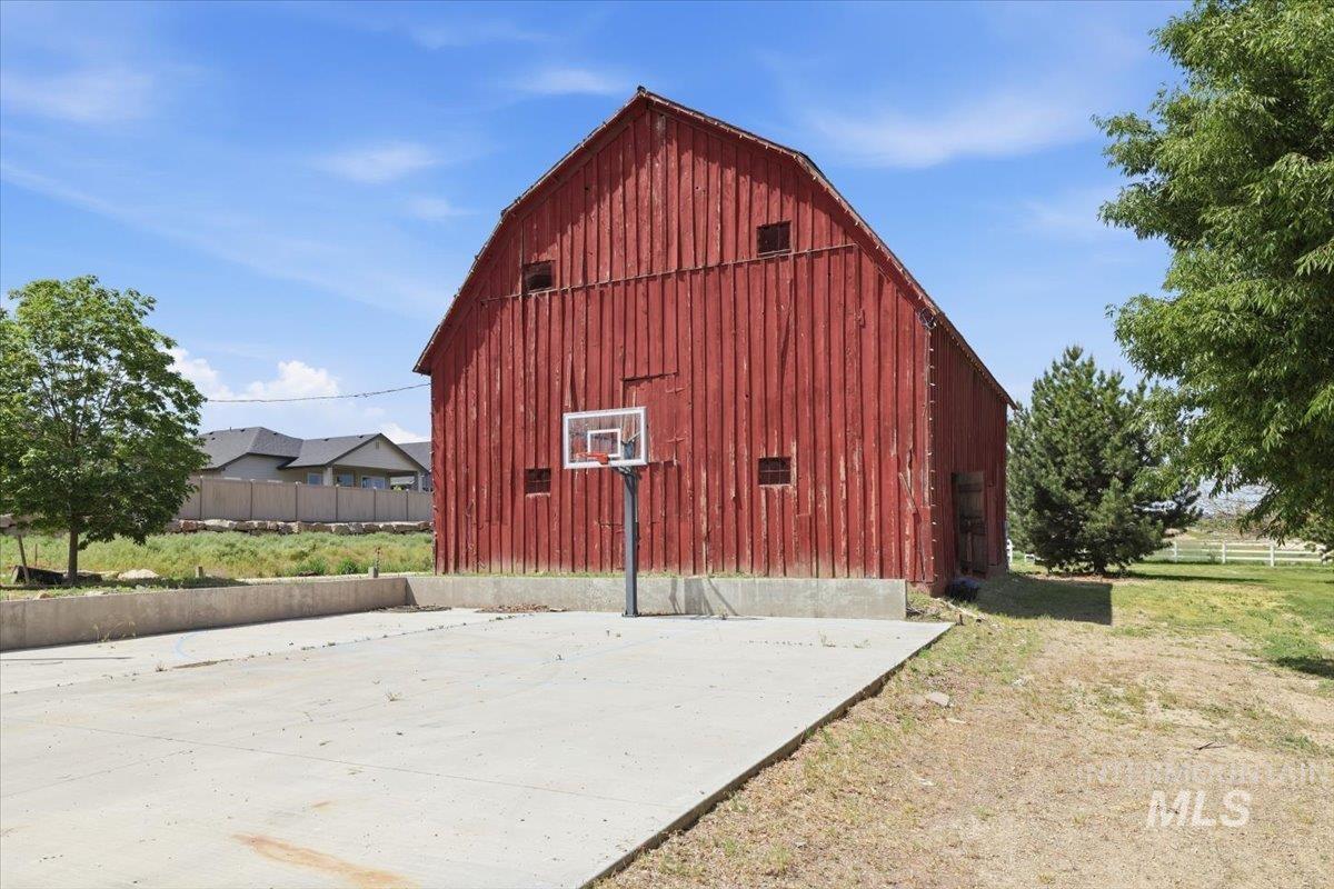 1811 W Greenhurst Rd, Nampa, Idaho 83686, 4 Bedrooms, 3.5 Bathrooms, Residential For Sale, Price $1,095,000, 98986044