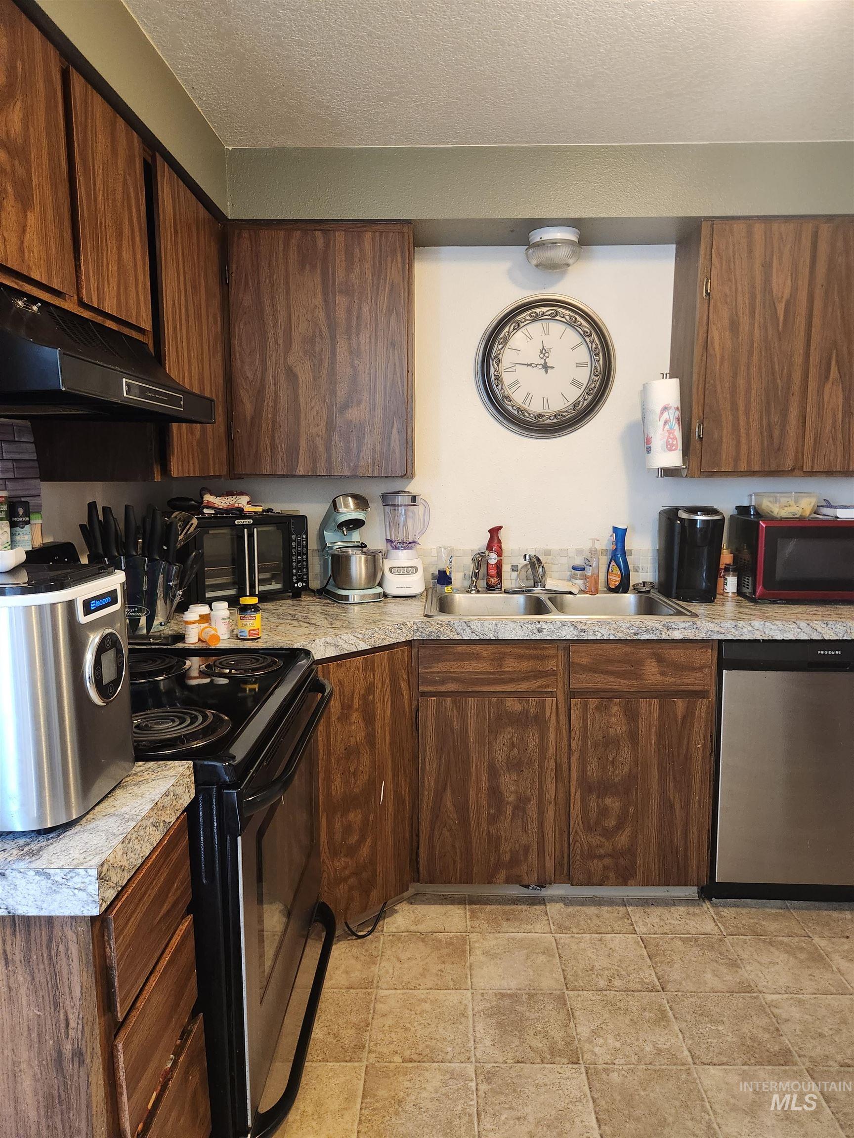 842/844 N Mercer St, Boise, Idaho 83703-5132, 2 Bedrooms, 1.5 Bathrooms, Residential Income For Sale, Price $449,000, 98986053