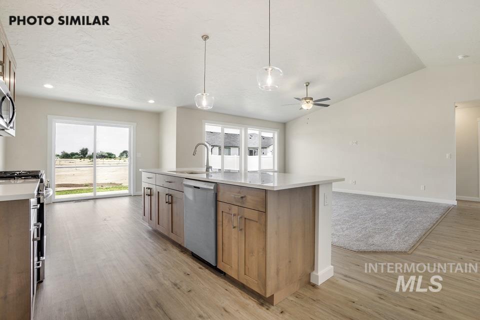 1652 Haystack Rd, Emmett, Idaho 83617, 4 Bedrooms, 2 Bathrooms, Residential For Sale, Price $434,799, 98986054