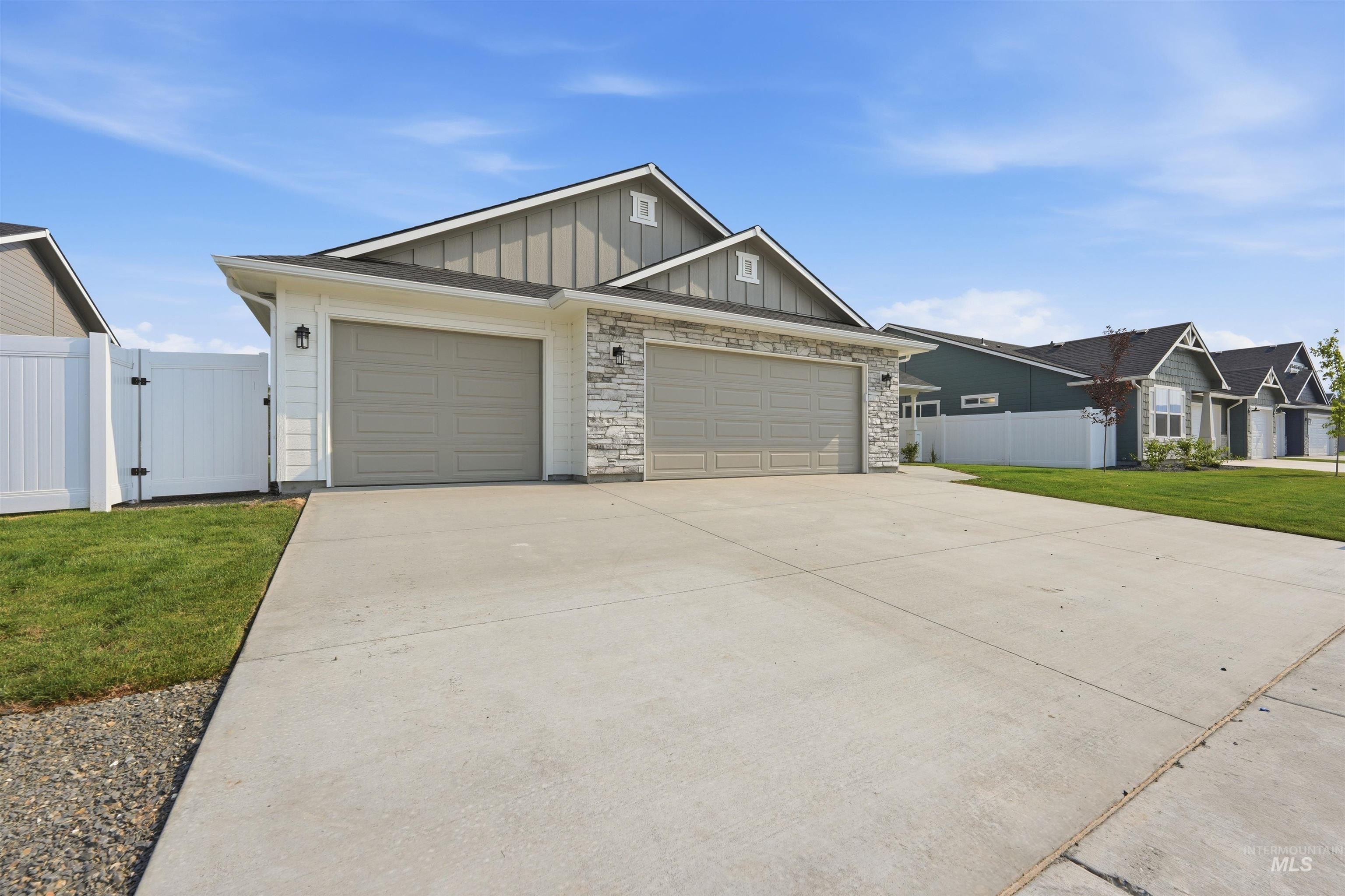 1652 Haystack Rd, Emmett, Idaho 83617, 4 Bedrooms, 2 Bathrooms, Residential For Sale, Price $434,799,MLS 98986054