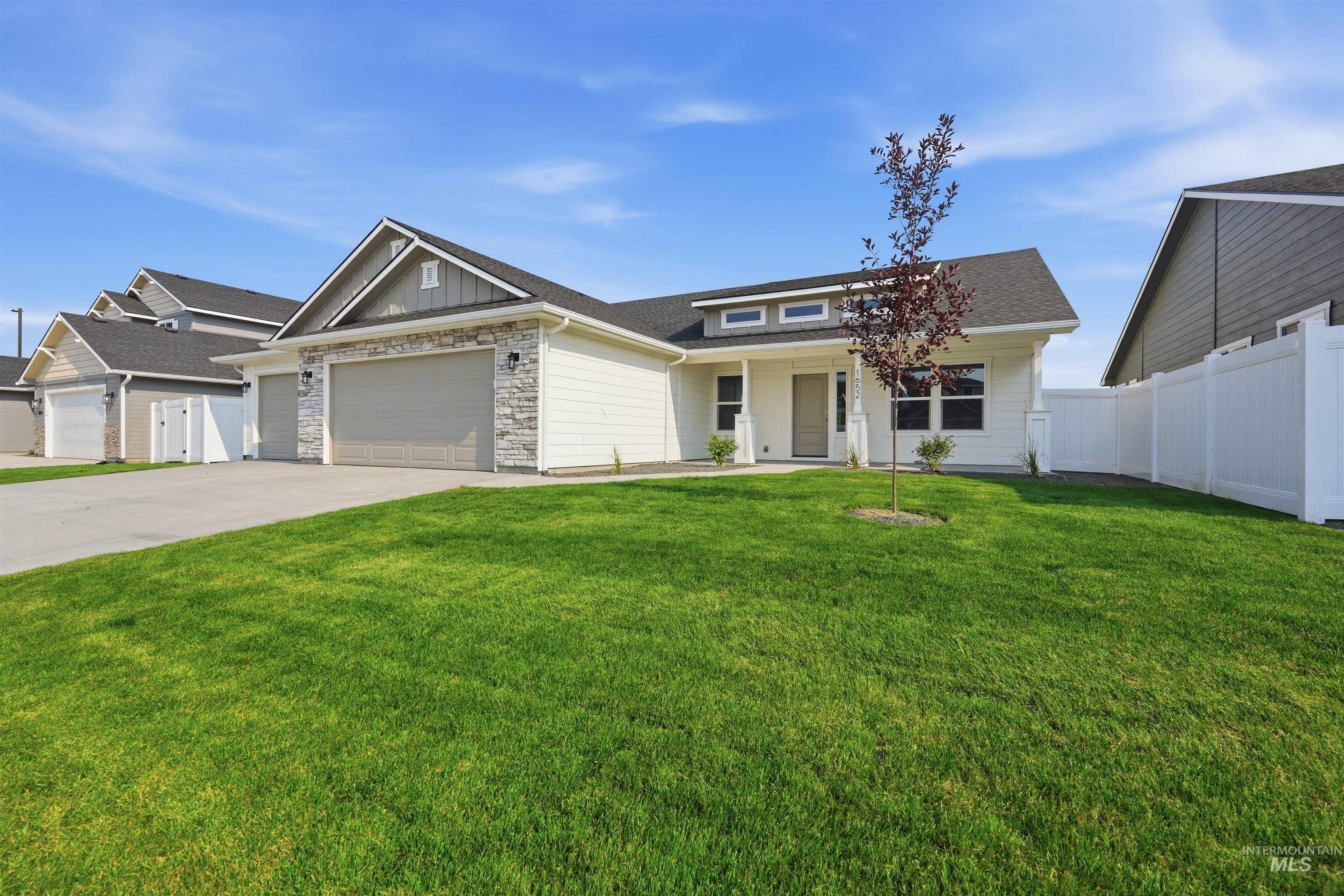 1652 Haystack Rd, Emmett, Idaho 83617, 4 Bedrooms, 2 Bathrooms, Residential For Sale, Price $434,799,MLS 98986054