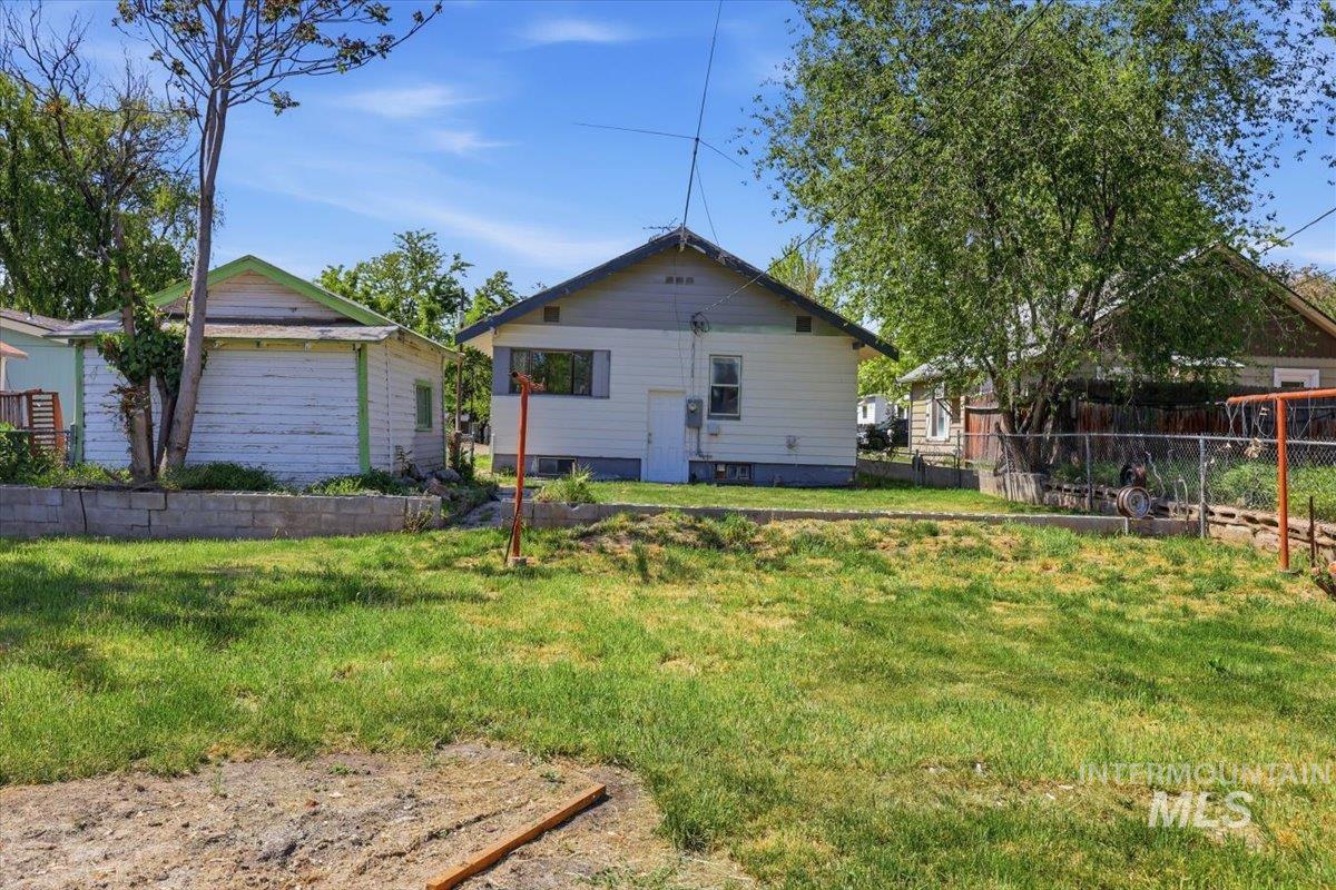 416 9th Ave N, Nampa, Idaho 83687, 2 Bedrooms, 1 Bathroom, Residential For Sale, Price $299,999, 98986056