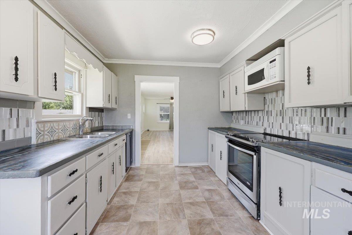 416 9th Ave N, Nampa, Idaho 83687, 2 Bedrooms, 1 Bathroom, Residential For Sale, Price $299,999, 98986056