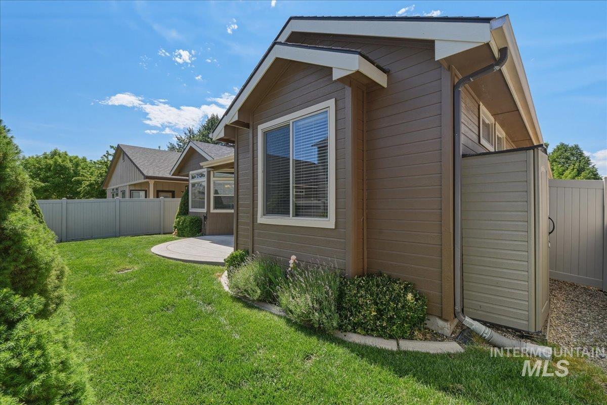 6064 N Saguaro Hills Ave, Meridian, Idaho 83646, 3 Bedrooms, 2 Bathrooms, Residential For Sale, Price $475,000, 98986057