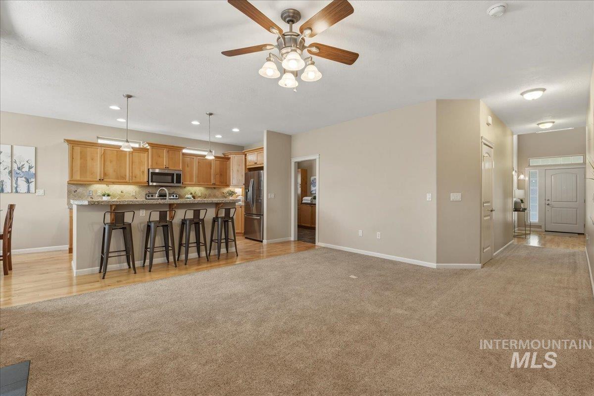 6064 N Saguaro Hills Ave, Meridian, Idaho 83646, 3 Bedrooms, 2 Bathrooms, Residential For Sale, Price $475,000, 98986057