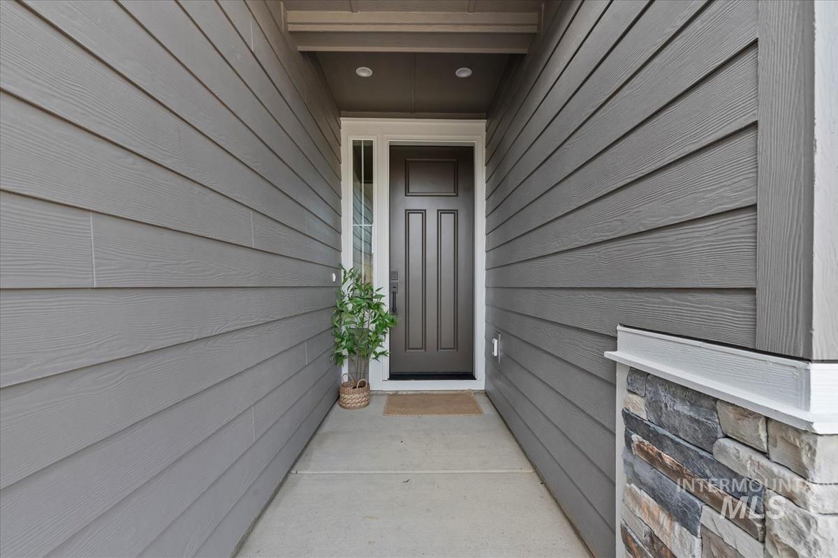 6408 E One Tree Pl., Eagle, Idaho 83629, 4 Bedrooms, 3 Bathrooms, Residential For Sale, Price $784,880, 98986058
