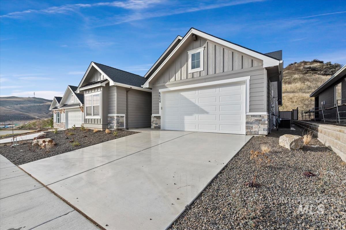 6408 E One Tree Pl., Eagle, Idaho 83629, 4 Bedrooms, 3 Bathrooms, Residential For Sale, Price $784,880, 98986058