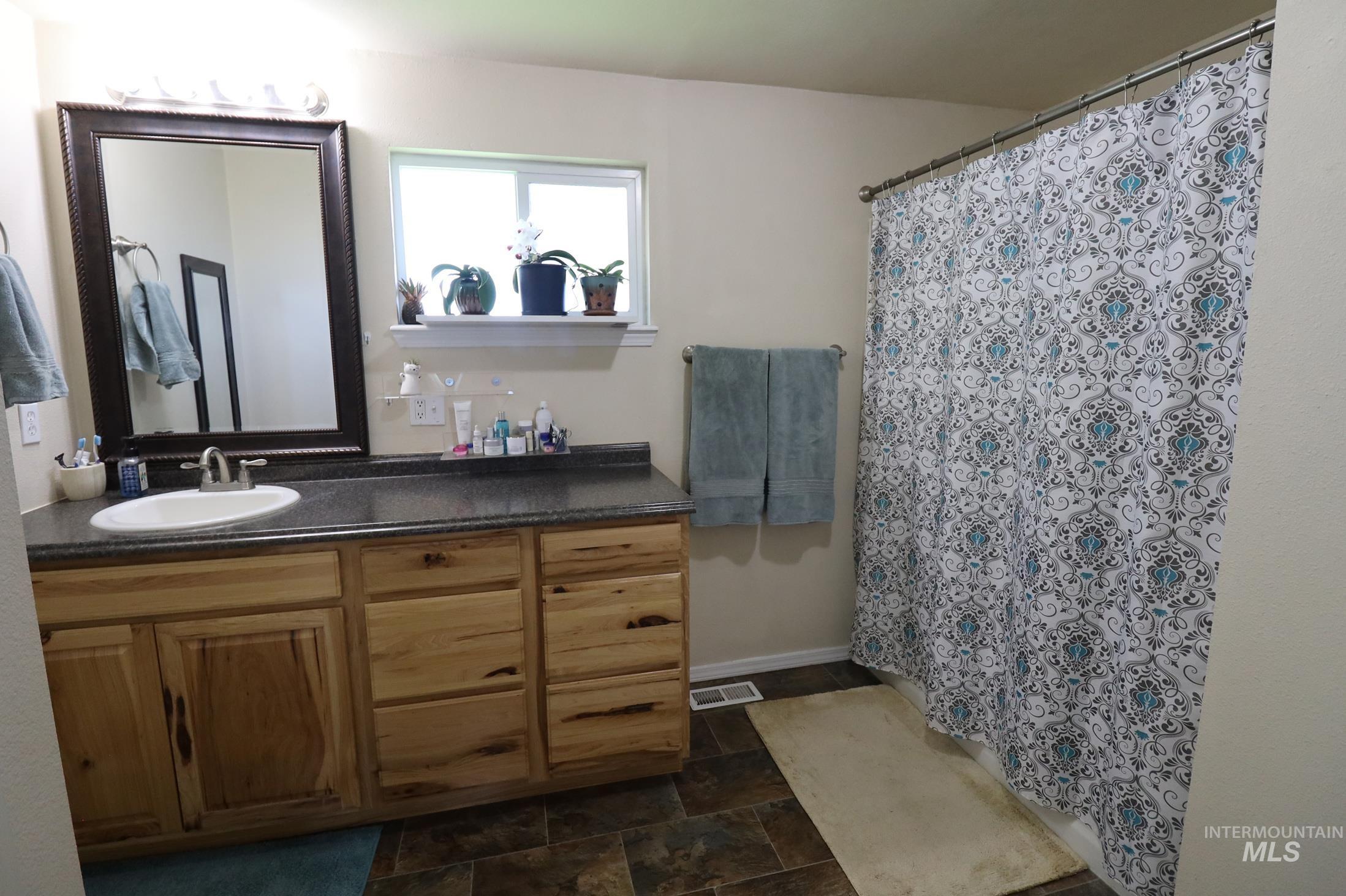 11855 W Hubbard Road, Kuna, Idaho 83634, 4 Bedrooms, 2 Bathrooms, Residential For Sale, Price $1,700,000,MLS 98986059