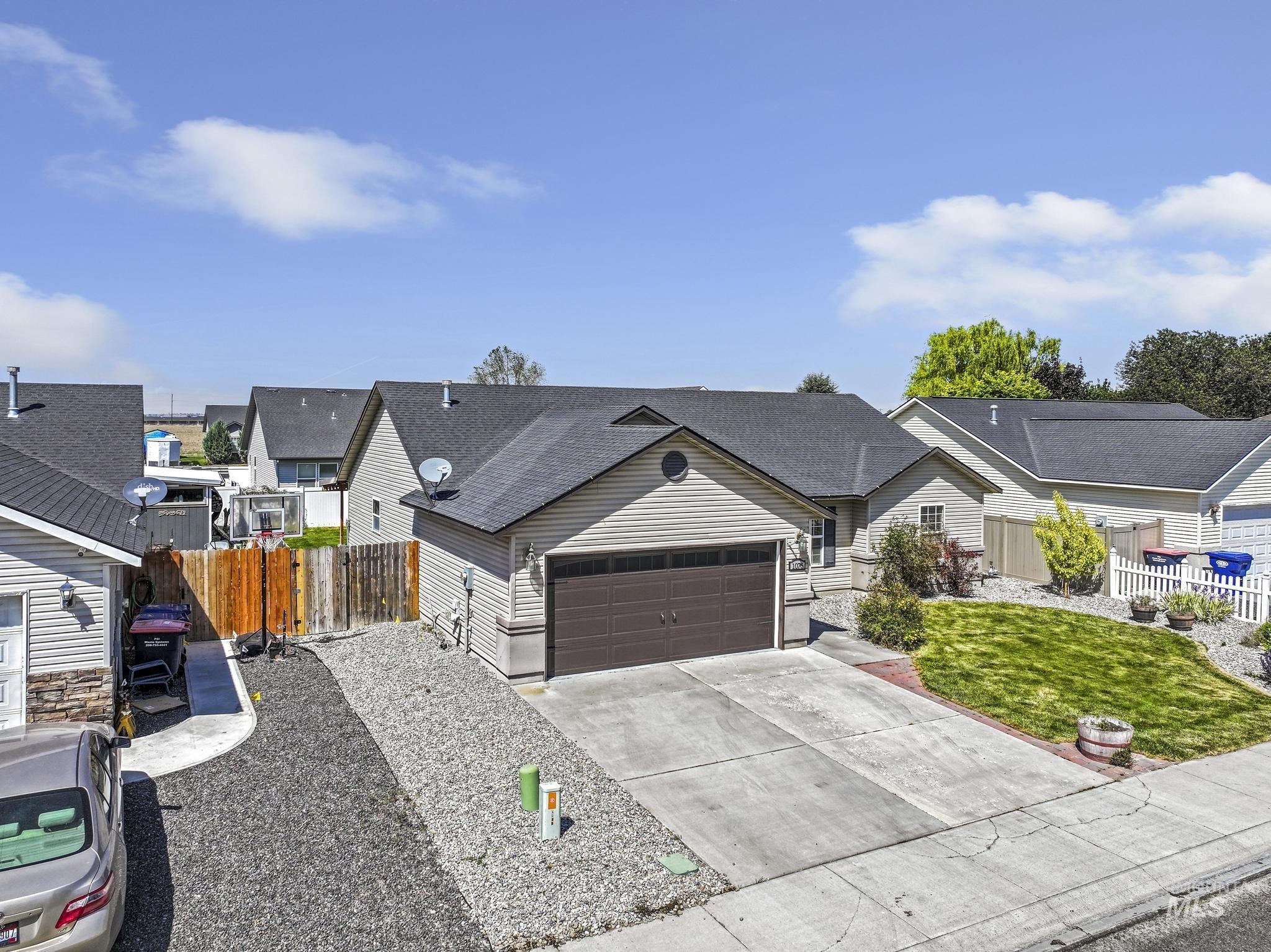 1076 Arrow Wood Ct, Twin Falls, Idaho 83301, 4 Bedrooms, 2 Bathrooms, Residential For Sale, Price $350,000, 98986062