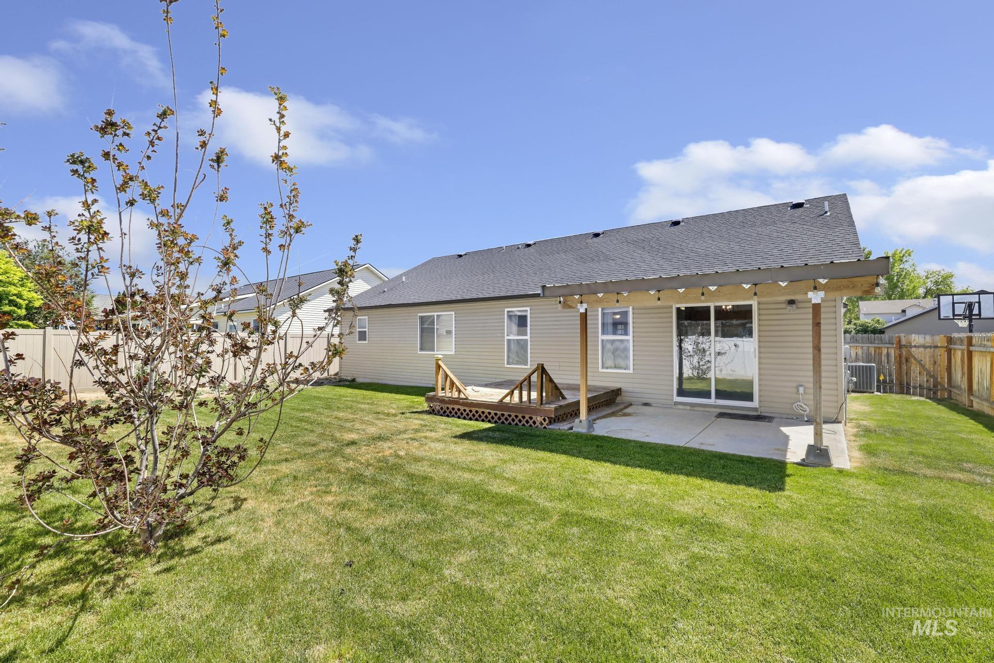 1076 Arrow Wood Ct, Twin Falls, Idaho 83301, 4 Bedrooms, 2 Bathrooms, Residential For Sale, Price $350,000, 98986062