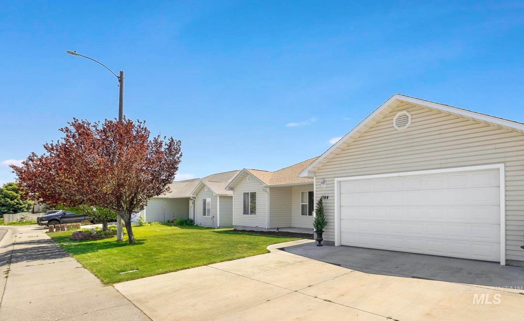 1144 Cortes Loop, Twin Falls, Idaho 83301, 3 Bedrooms, 2 Bathrooms, Residential For Sale, Price $335,000, 98986063