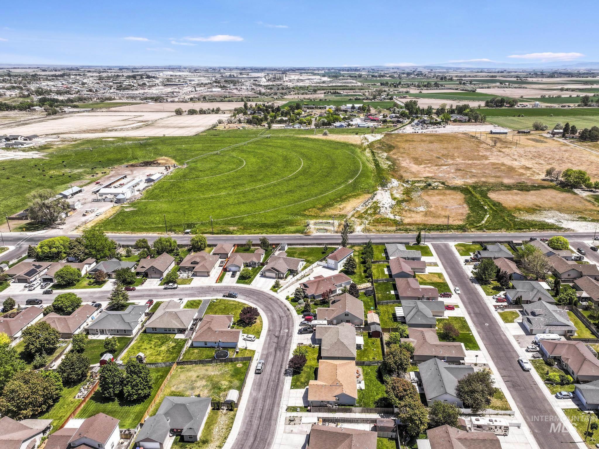 1144 Cortes Loop, Twin Falls, Idaho 83301, 3 Bedrooms, 2 Bathrooms, Residential For Sale, Price $335,000, 98986063