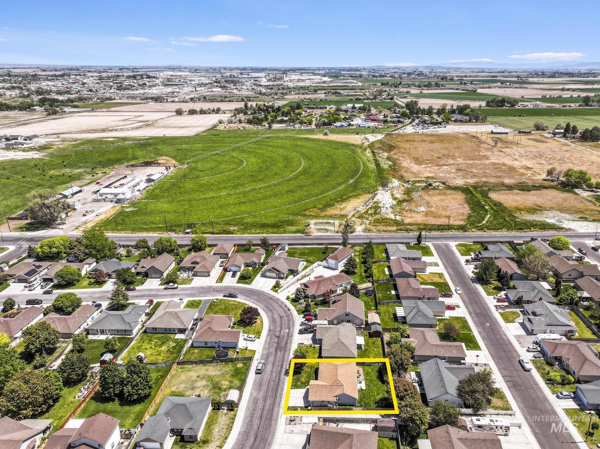 1144 Cortes Loop, Twin Falls, Idaho 83301, 3 Bedrooms, 2 Bathrooms, Residential For Sale, Price $335,000, 98986063
