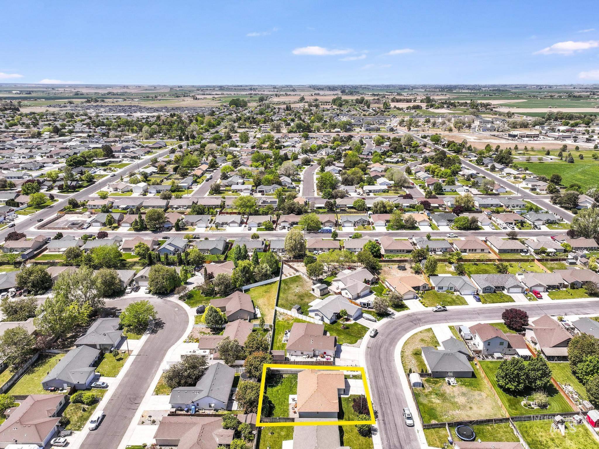 1144 Cortes Loop, Twin Falls, Idaho 83301, 3 Bedrooms, 2 Bathrooms, Residential For Sale, Price $335,000, 98986063