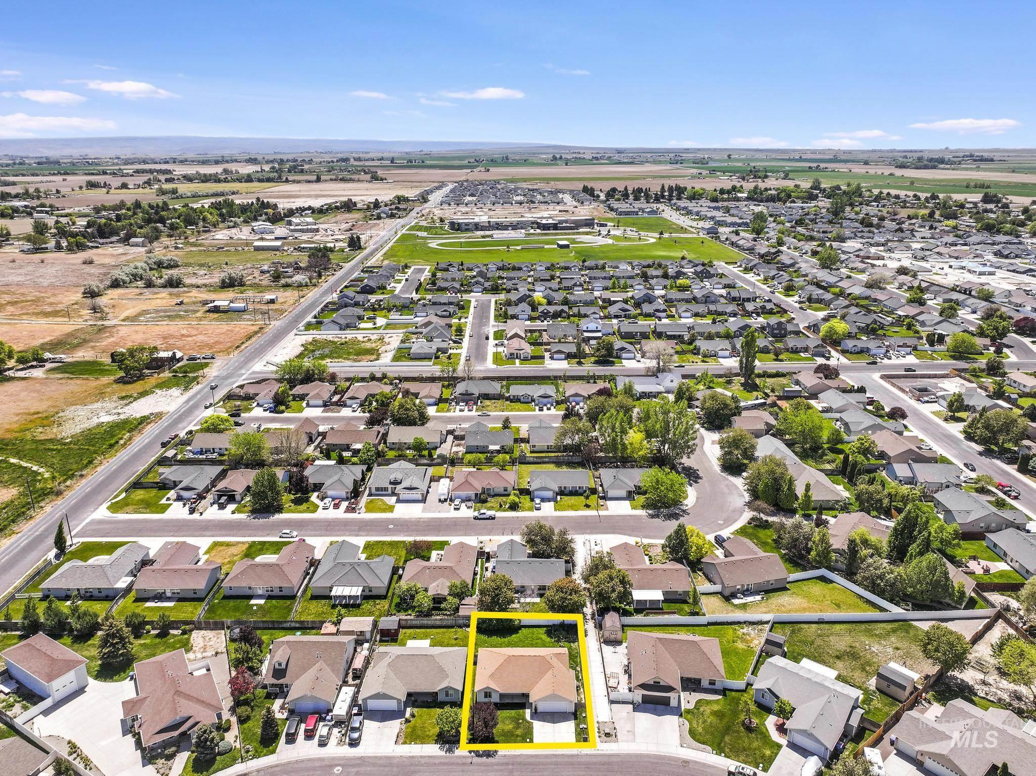 1144 Cortes Loop, Twin Falls, Idaho 83301, 3 Bedrooms, 2 Bathrooms, Residential For Sale, Price $335,000, 98986063