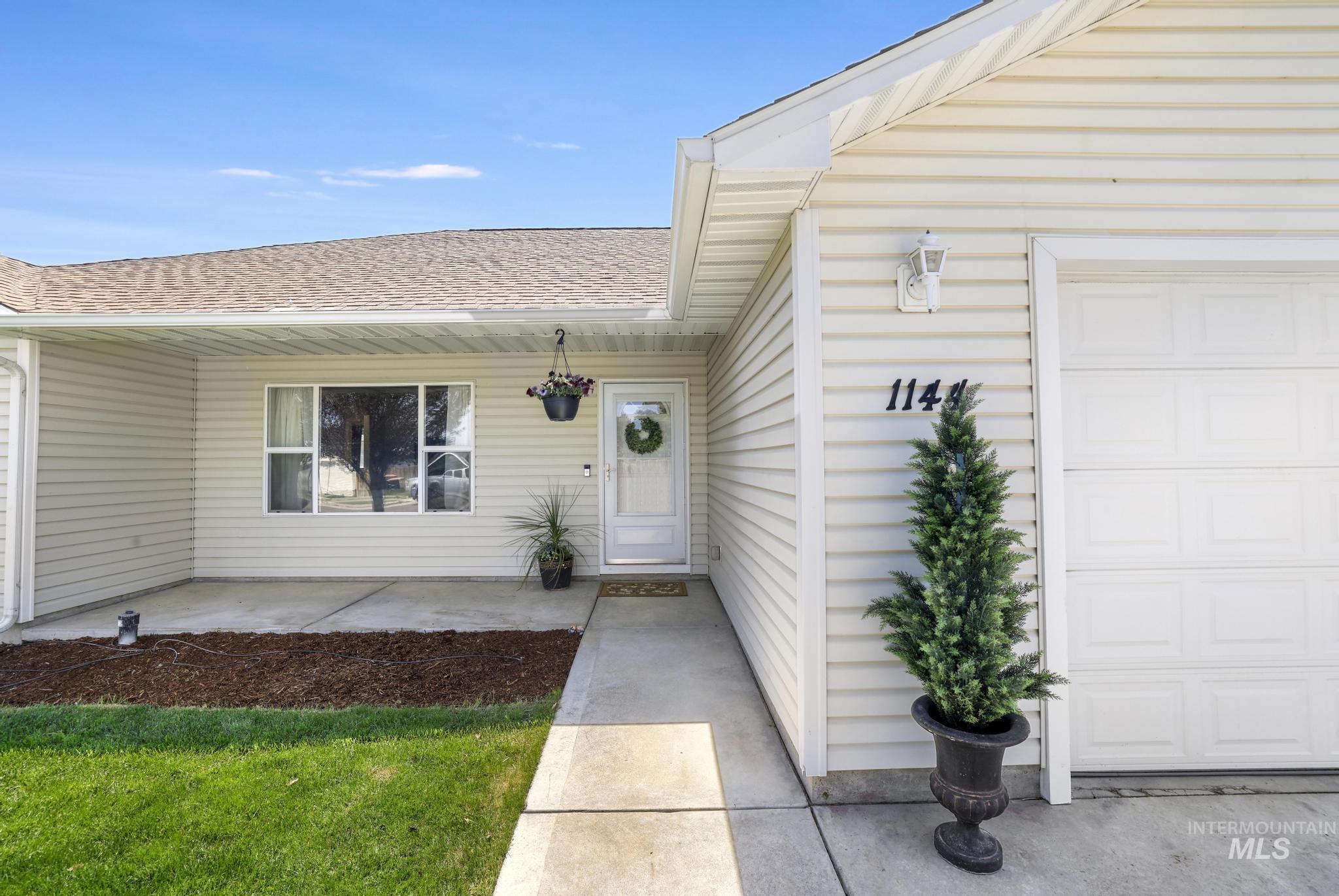 1144 Cortes Loop, Twin Falls, Idaho 83301, 3 Bedrooms, 2 Bathrooms, Residential For Sale, Price $335,000, 98986063