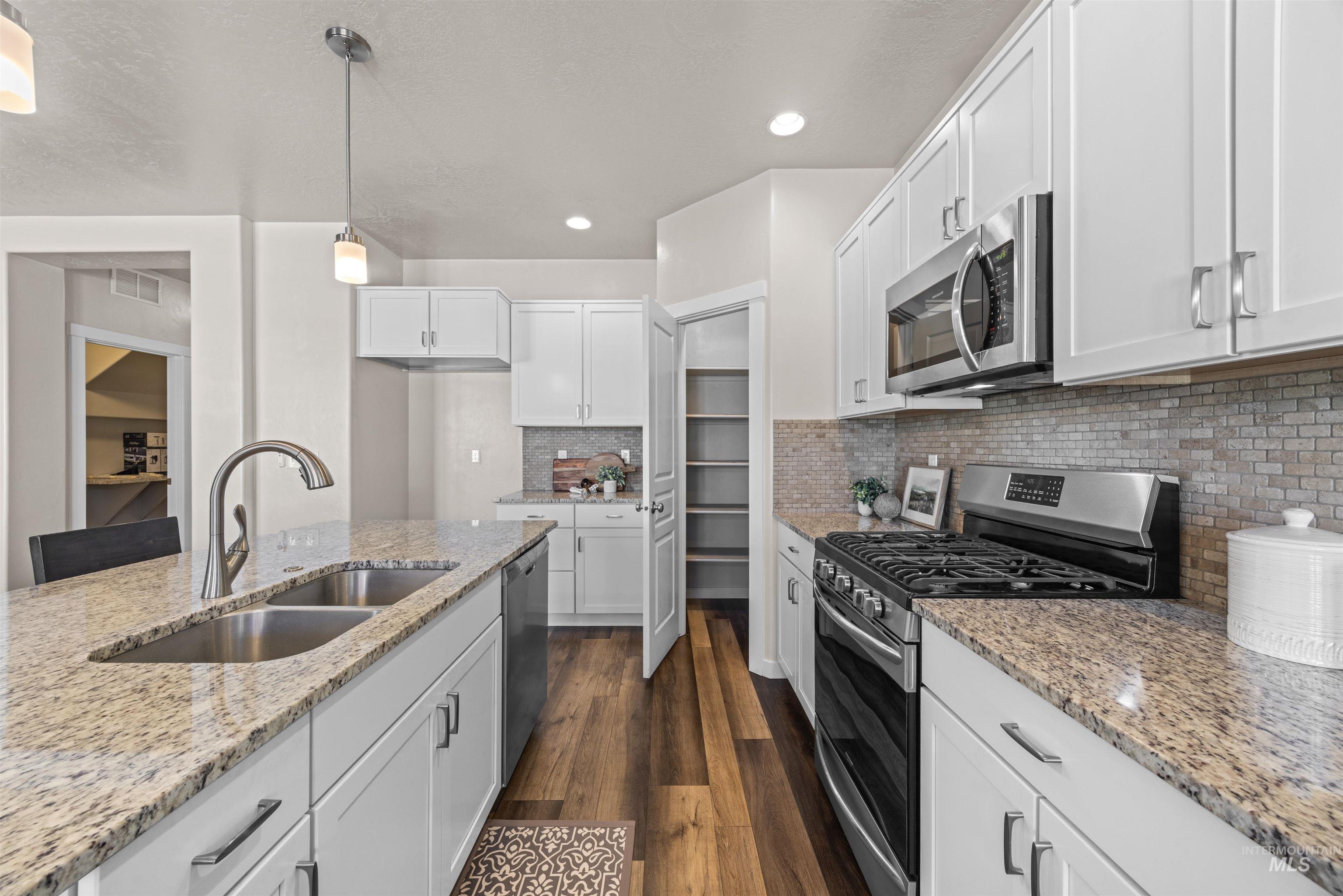 4202 W Peak Cloud Dr, Meridian, Idaho 83642, 3 Bedrooms, 2 Bathrooms, Residential For Sale, Price $484,900, 98986064