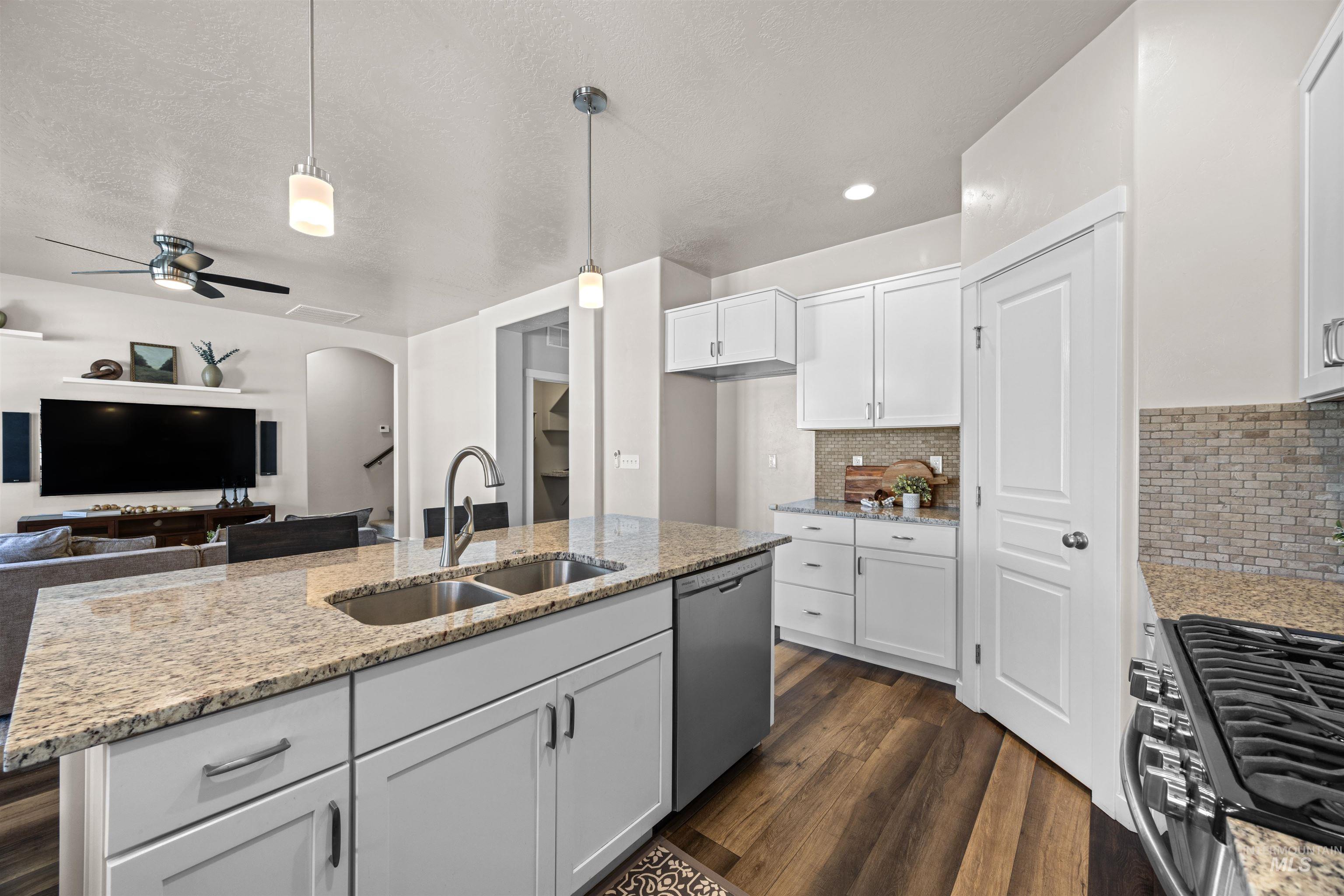 4202 W Peak Cloud Dr, Meridian, Idaho 83642, 3 Bedrooms, 2 Bathrooms, Residential For Sale, Price $484,900, 98986064