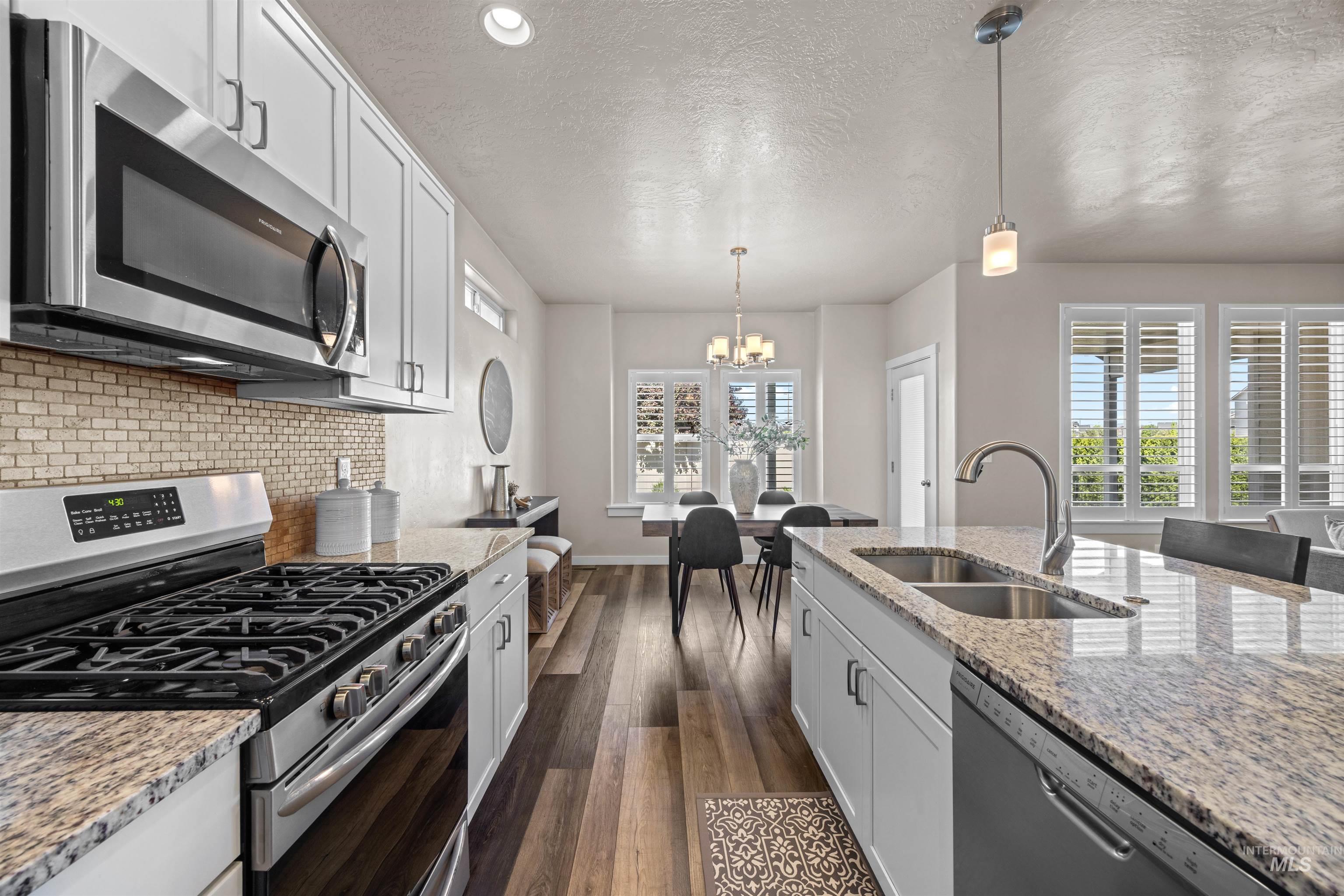 4202 W Peak Cloud Dr, Meridian, Idaho 83642, 3 Bedrooms, 2 Bathrooms, Residential For Sale, Price $484,900, 98986064