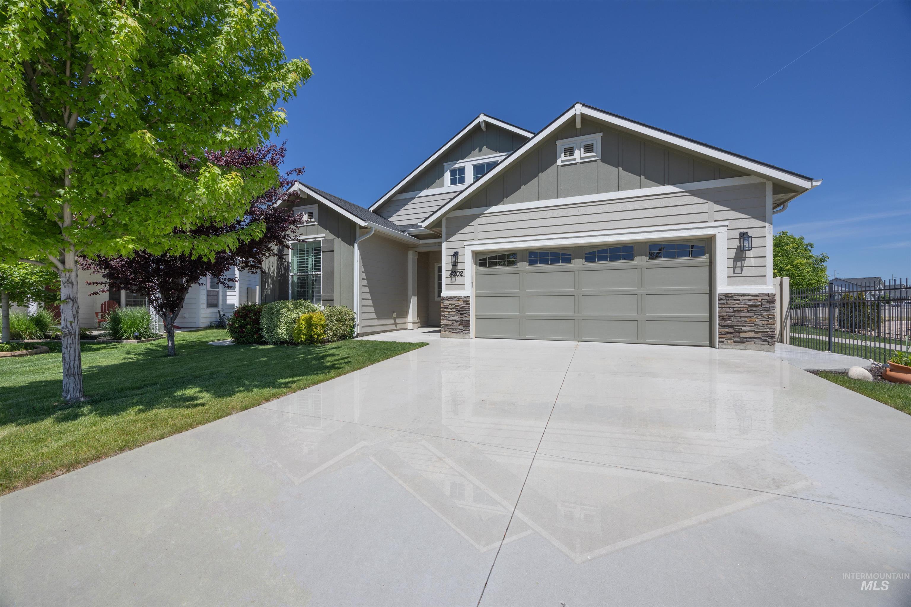 4202 W Peak Cloud Dr, Meridian, Idaho 83642, 3 Bedrooms, 2 Bathrooms, Residential For Sale, Price $484,900, 98986064
