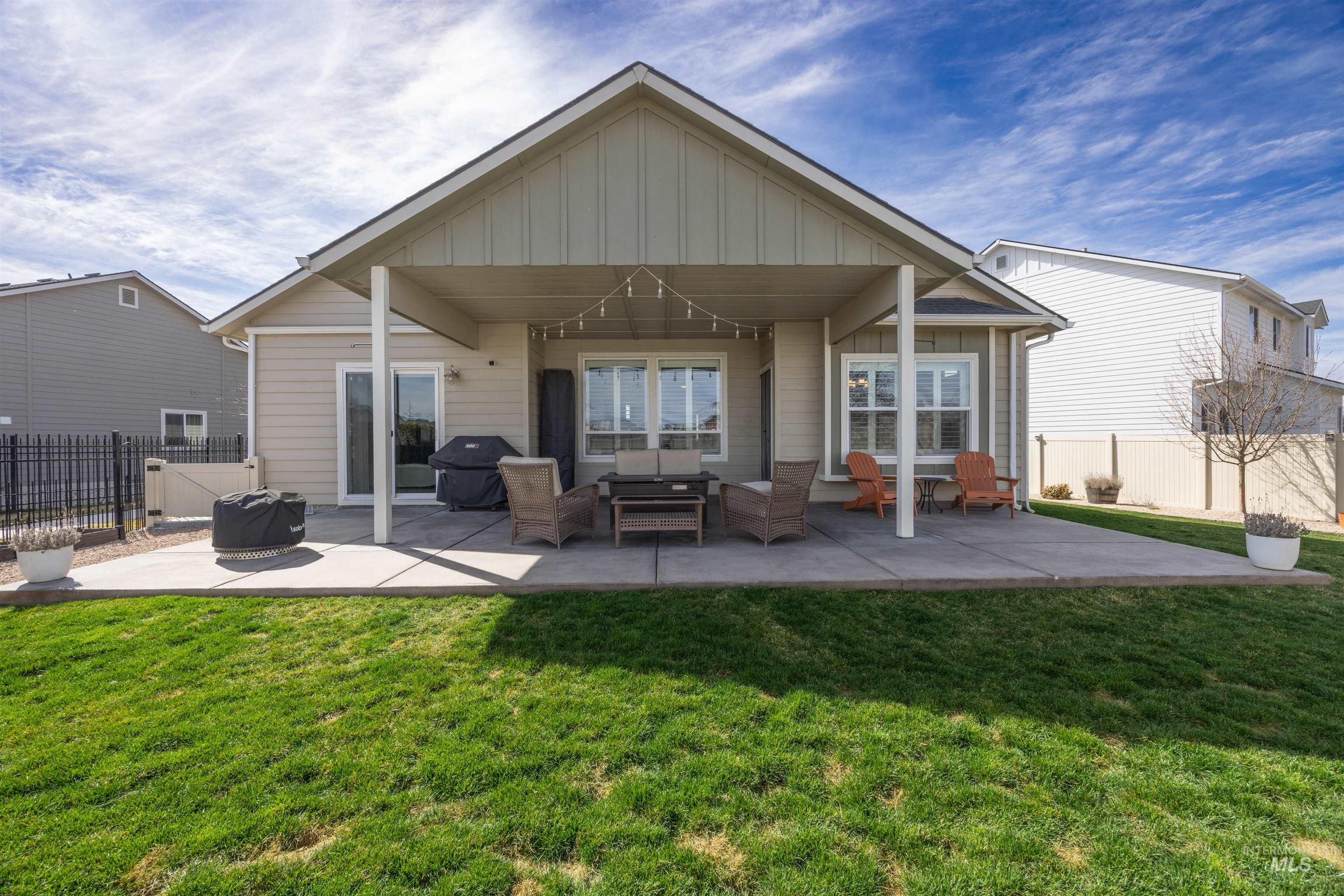 4202 W Peak Cloud Dr, Meridian, Idaho 83642, 3 Bedrooms, 2 Bathrooms, Residential For Sale, Price $484,900, 98986064