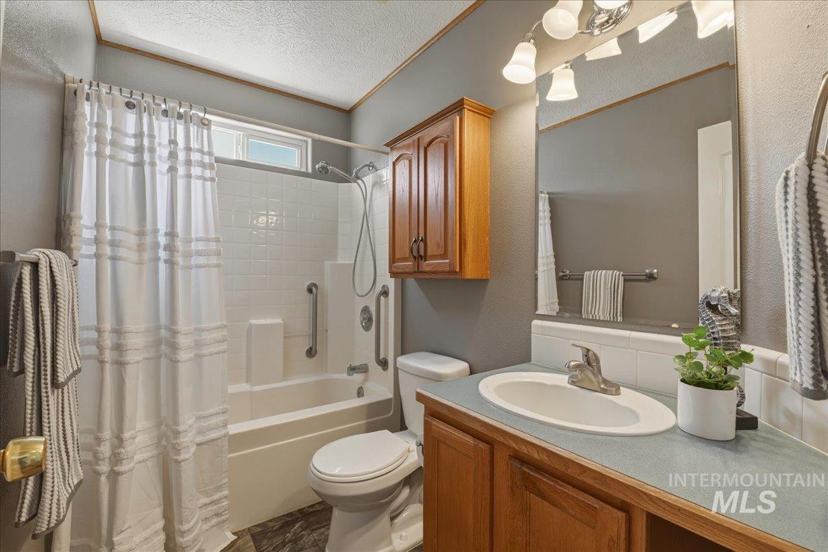 414 Meadowbrook Place, Nampa, Idaho 83686, 3 Bedrooms, 2 Bathrooms, Residential For Sale, Price $425,000, 98986070