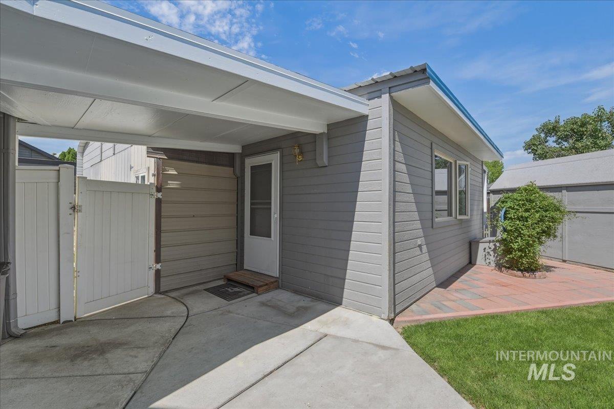 414 Meadowbrook Place, Nampa, Idaho 83686, 3 Bedrooms, 2 Bathrooms, Residential For Sale, Price $425,000, 98986070