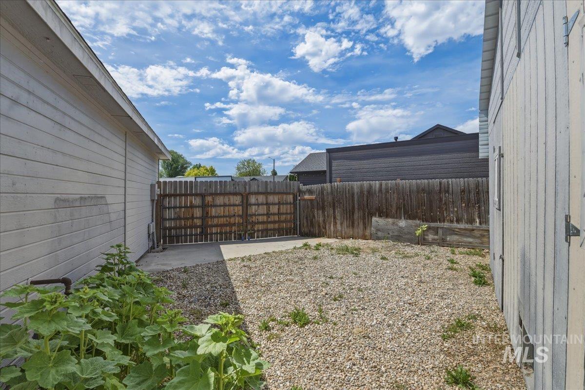414 Meadowbrook Place, Nampa, Idaho 83686, 3 Bedrooms, 2 Bathrooms, Residential For Sale, Price $425,000, 98986070