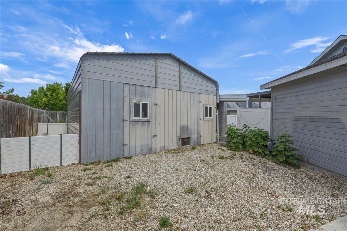 414 Meadowbrook Place, Nampa, Idaho 83686, 3 Bedrooms, 2 Bathrooms, Residential For Sale, Price $425,000, 98986070