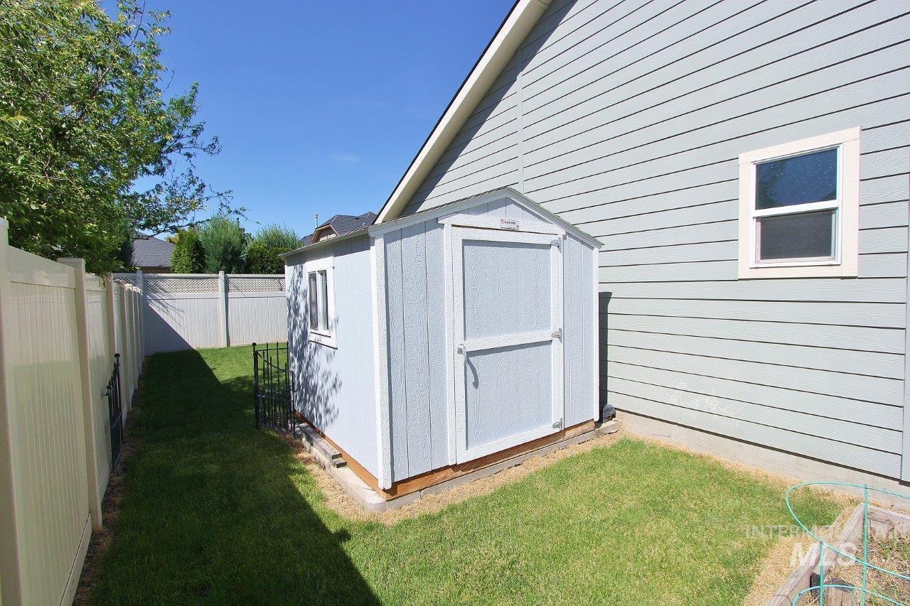 805 W. Arbor Pointe Way, Nampa, Idaho 83686, 5 Bedrooms, 3 Bathrooms, Residential For Sale, Price $619,500, 98986071