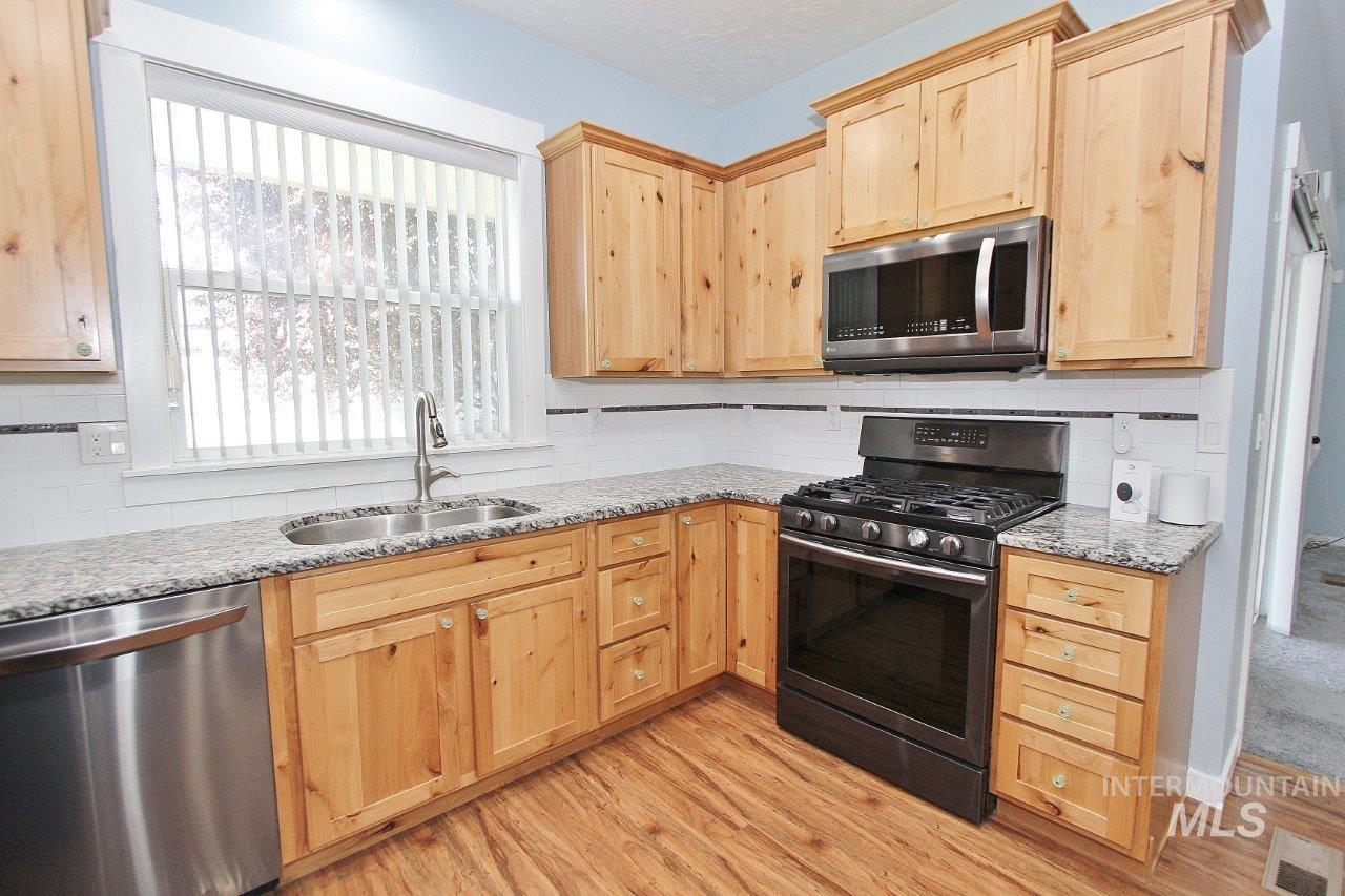 805 W. Arbor Pointe Way, Nampa, Idaho 83686, 5 Bedrooms, 3 Bathrooms, Residential For Sale, Price $619,500, 98986071