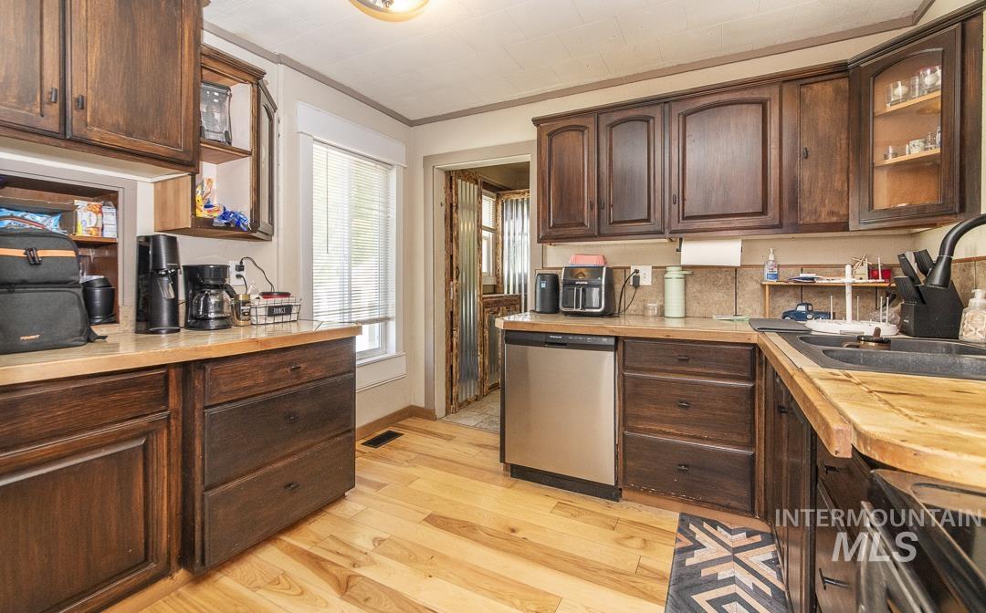 486 W Main St, Vale, Oregon 97918, 2 Bedrooms, 1.5 Bathrooms, Residential For Sale, Price $250,000, 98986072